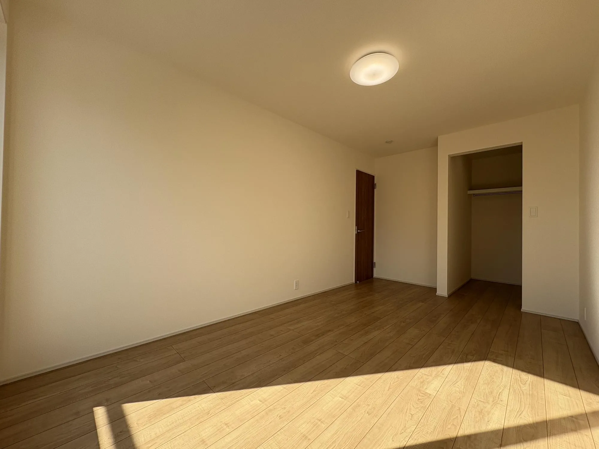 ウォークインでお洋服が多い家庭も心配なし!