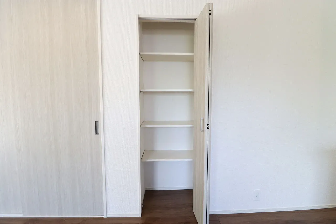 ①号棟　LDK収納