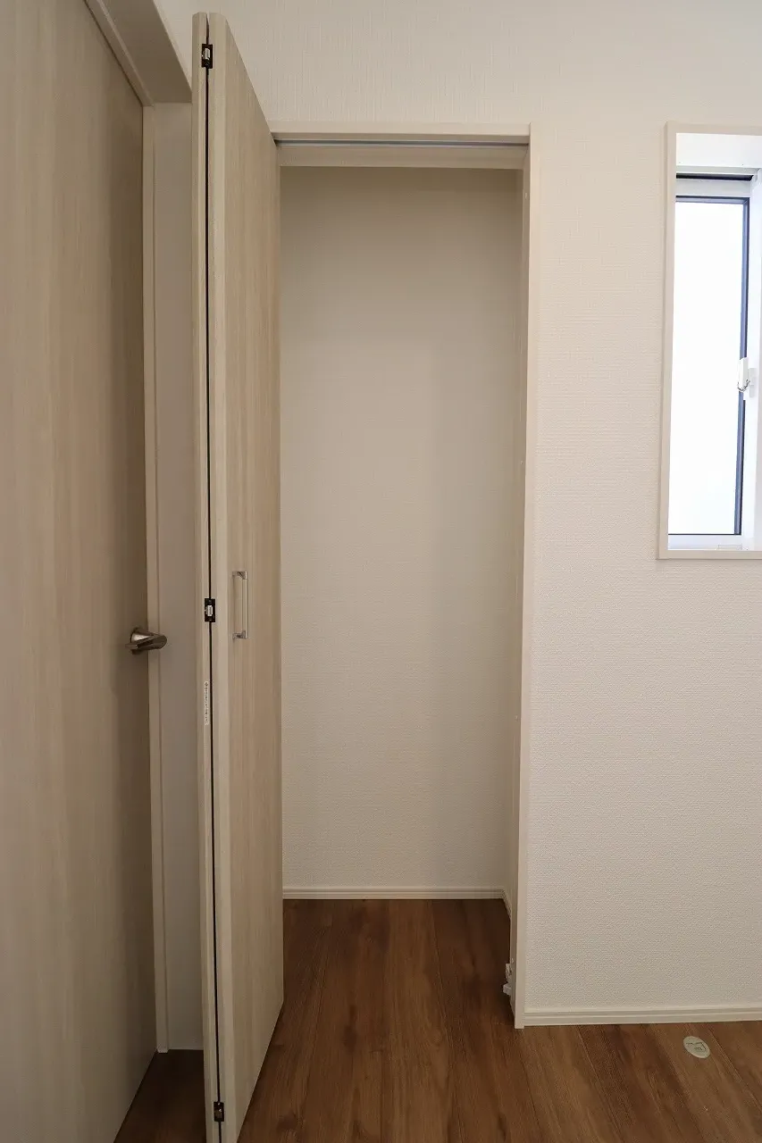 ①号棟　2階収納