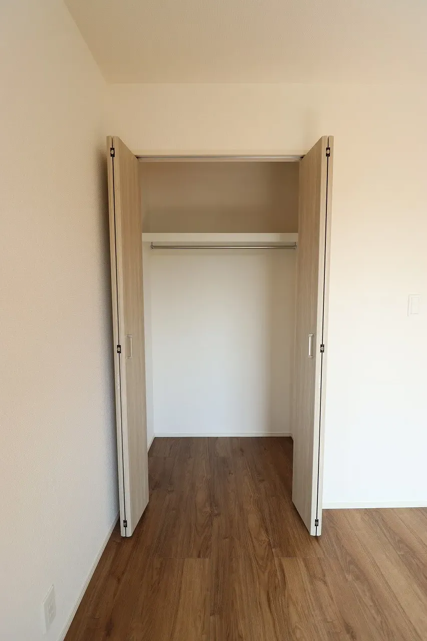 ①号棟　洋室収納