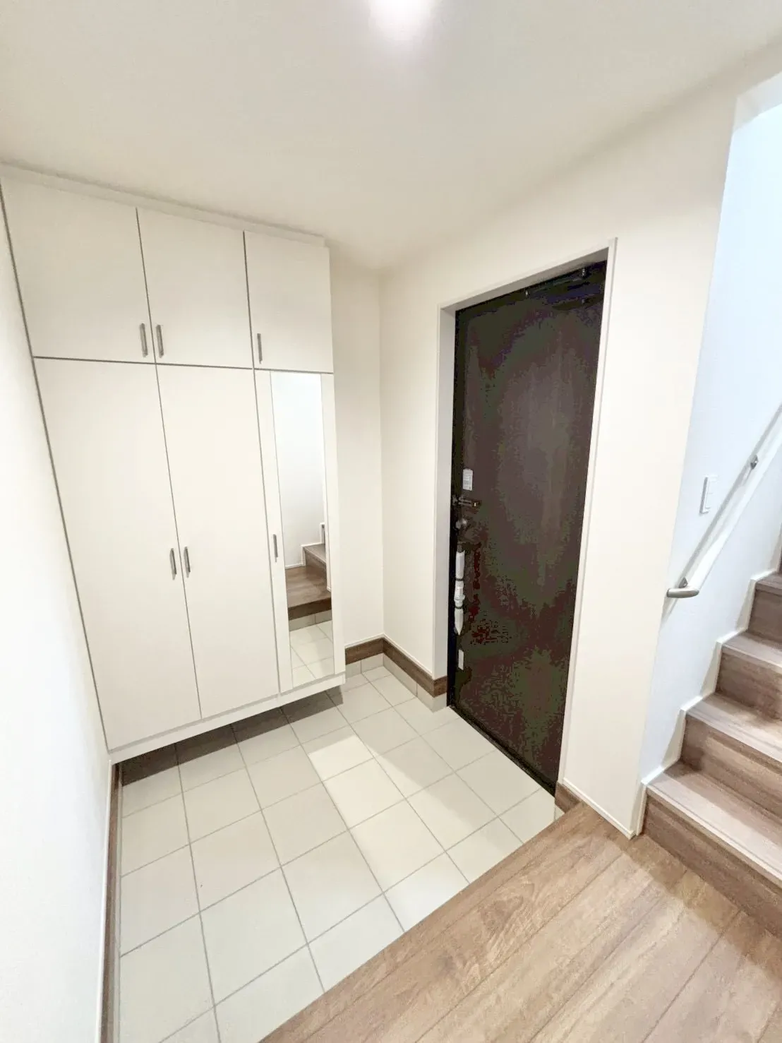 【玄関 | 2号棟】