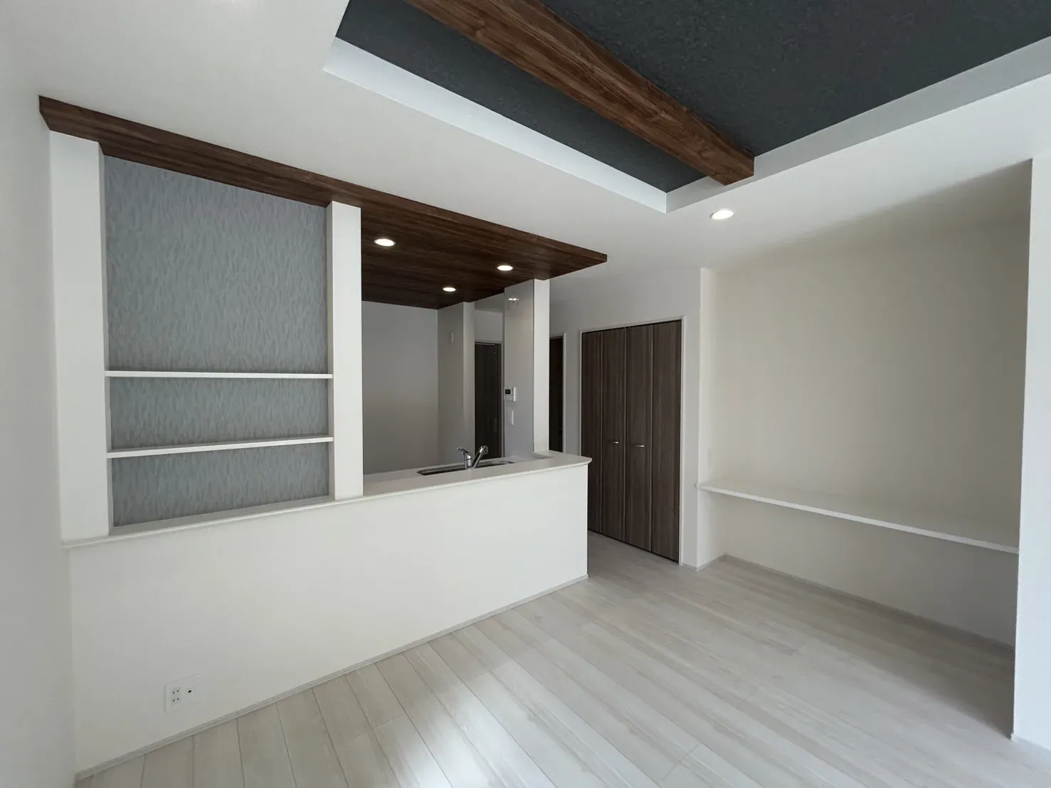 【ダイニング】オシャレなカウンター付きのキッチン!