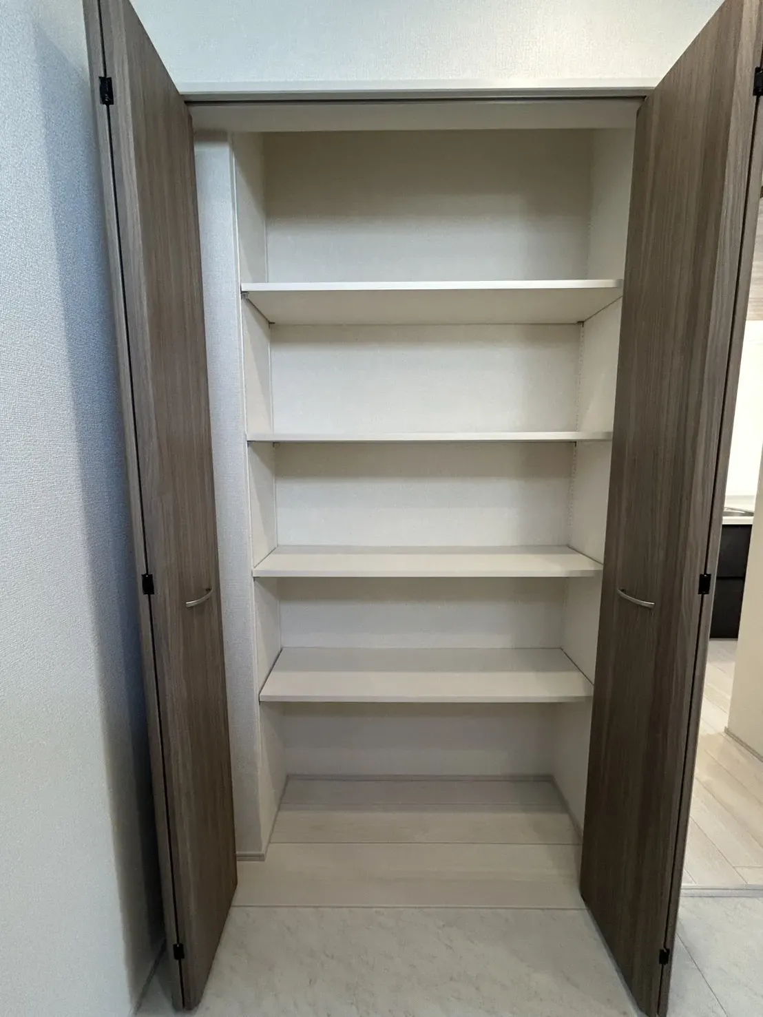 【洗面所収納】衣類やタオルなどの収納が行える収納スペース付き!