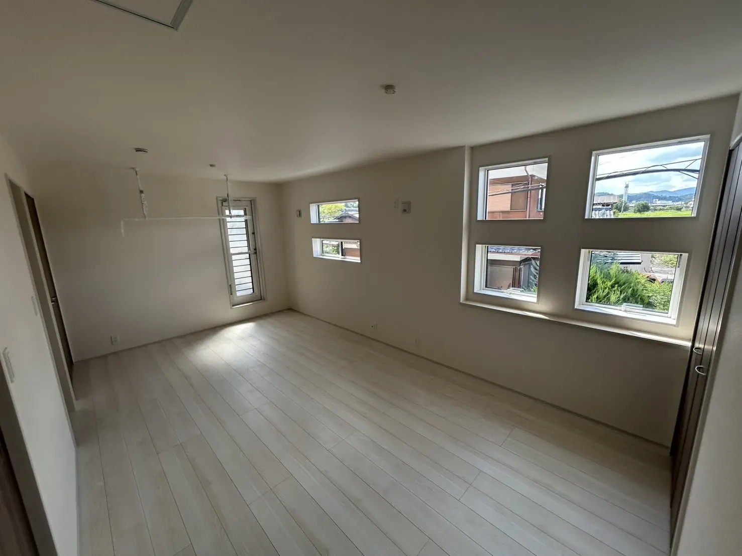 【洋室5.39帖+5.25帖】
ライフスタイルに合わせて間取り変更が可能なです(※別途工事費要)