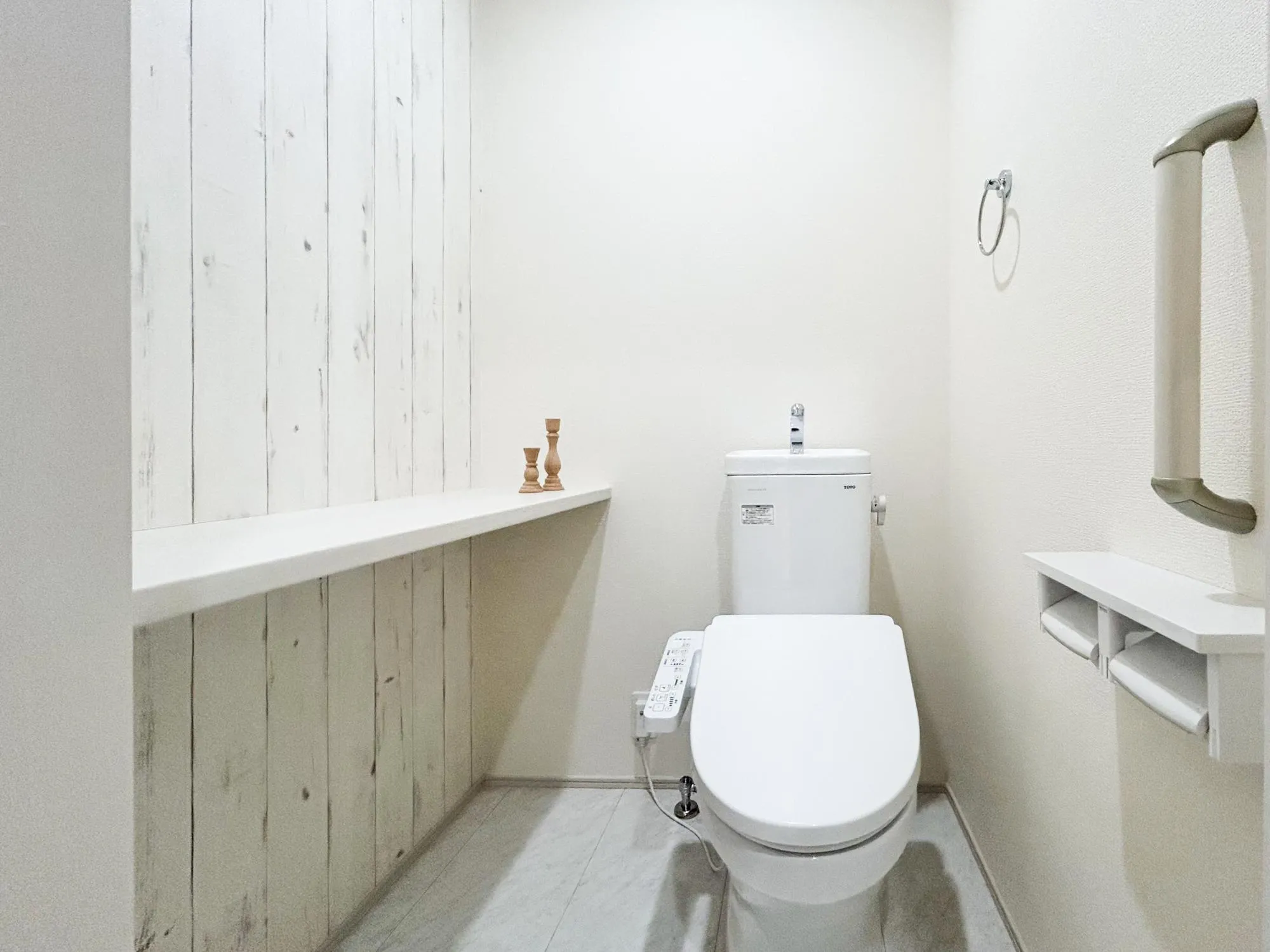 【西側トイレ】