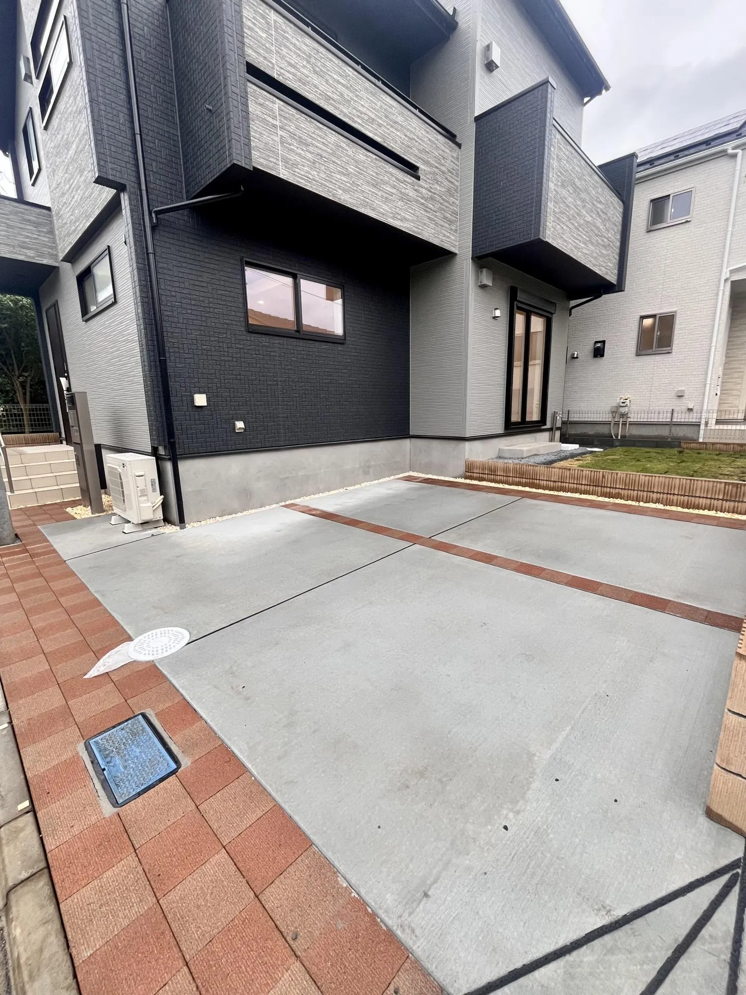 【1号棟】カースペース(普通車2台)