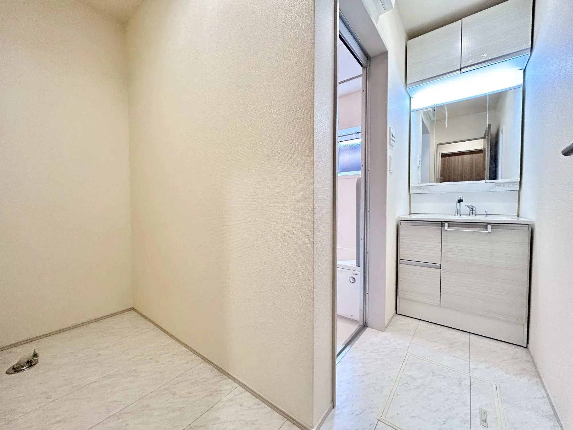 【2号棟洗面室】