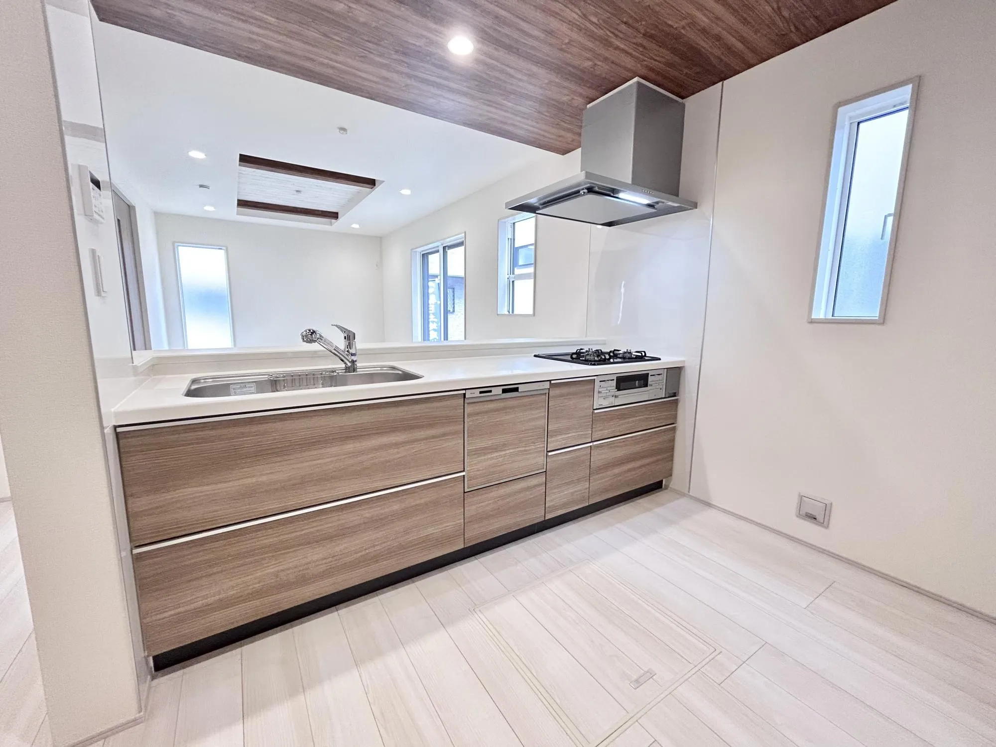 【2号棟キッチン】