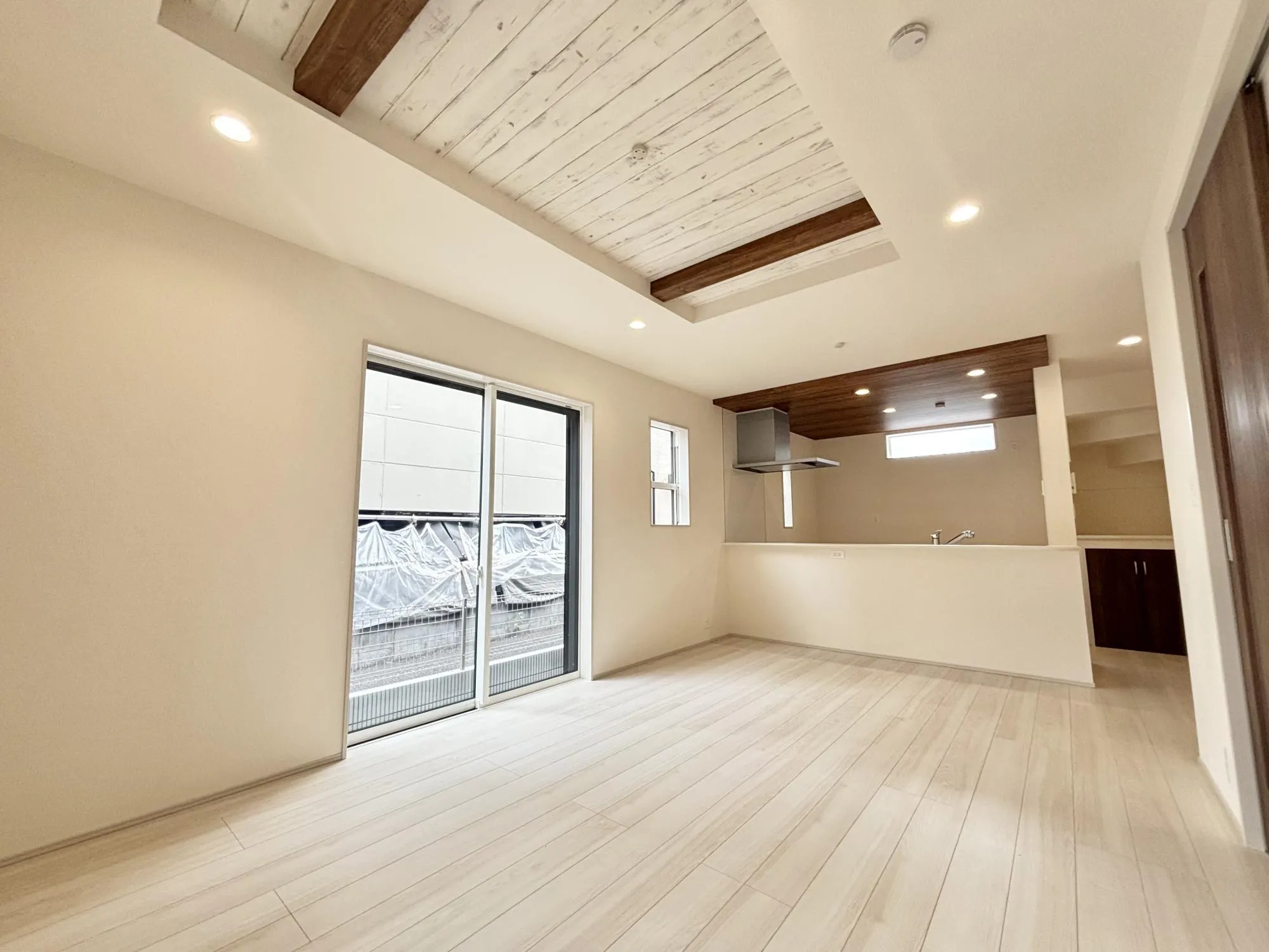 【4号棟リビング①】16帖