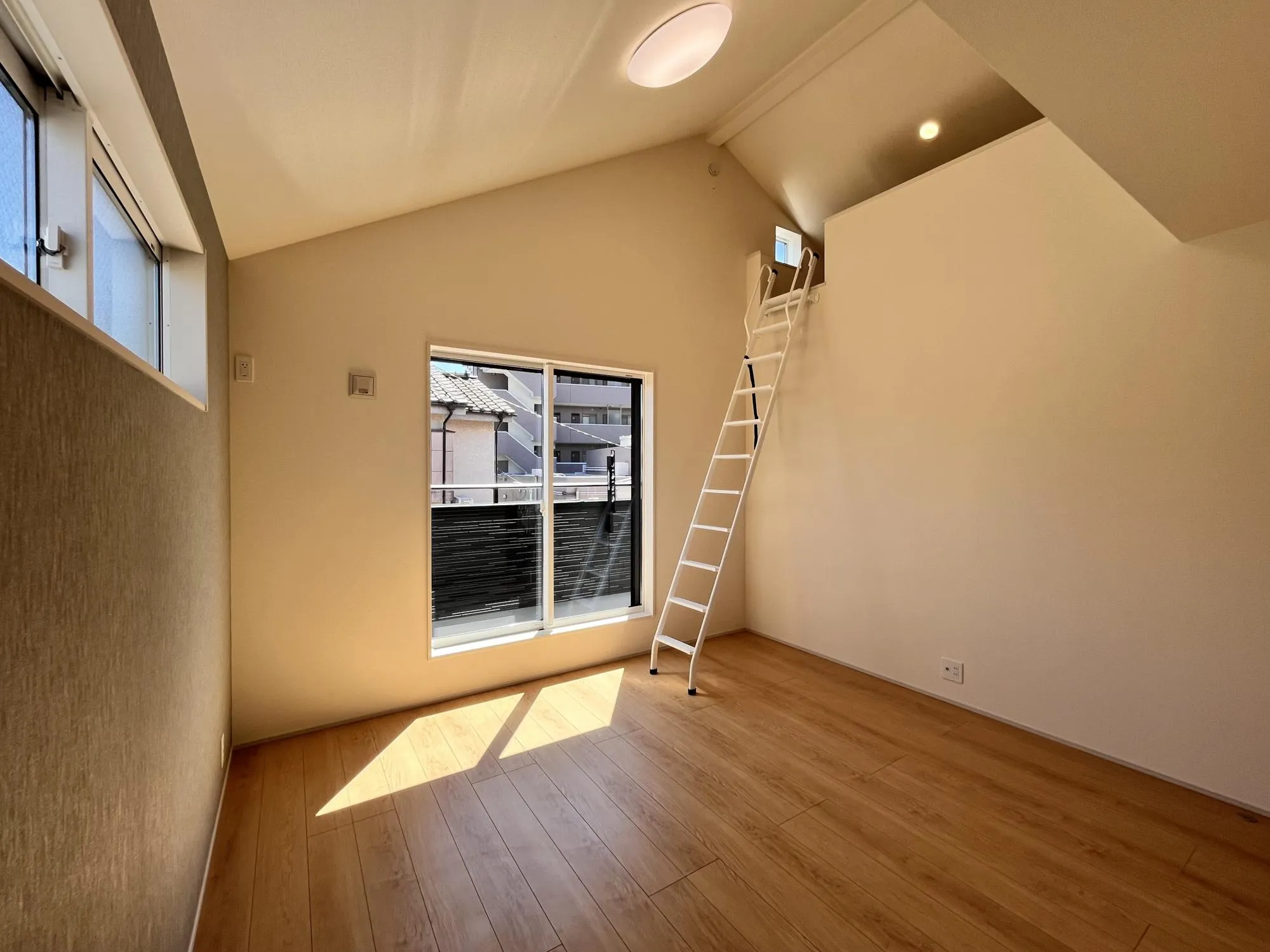 8.0帖ロフト付き洋室