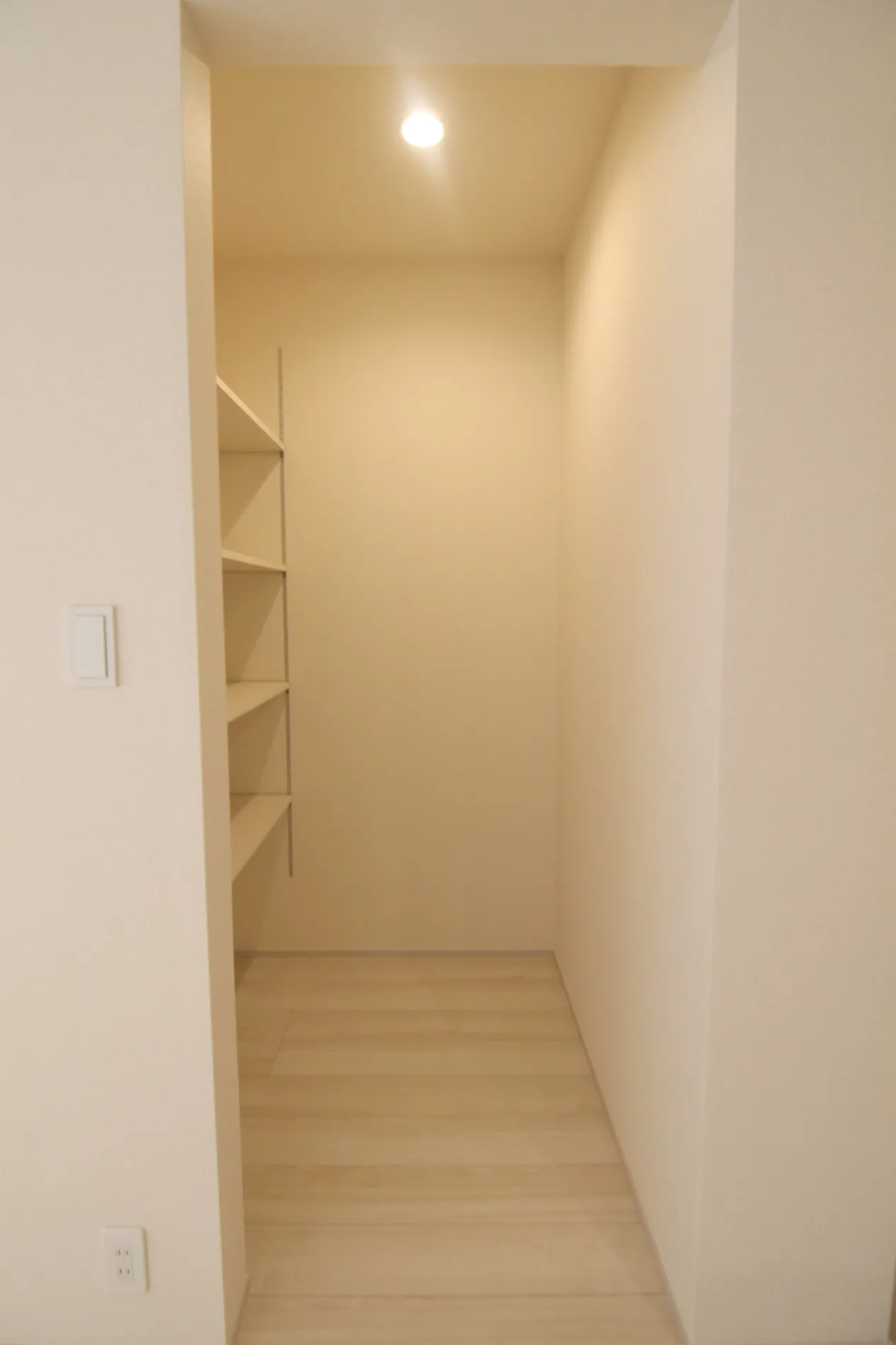 ①、②パントリー