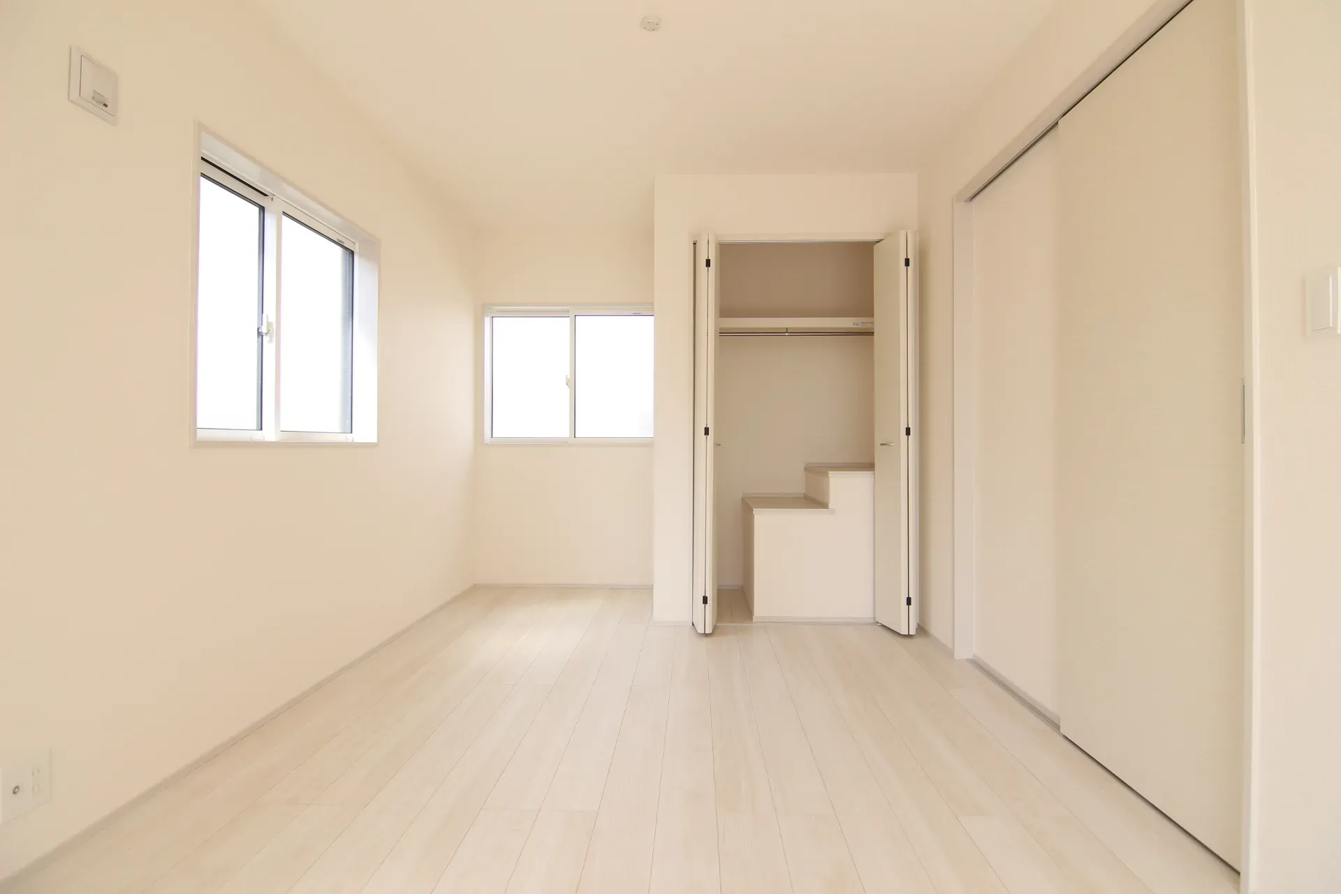 ①可変式間取りの洋室(間仕切り壁後イメージ)