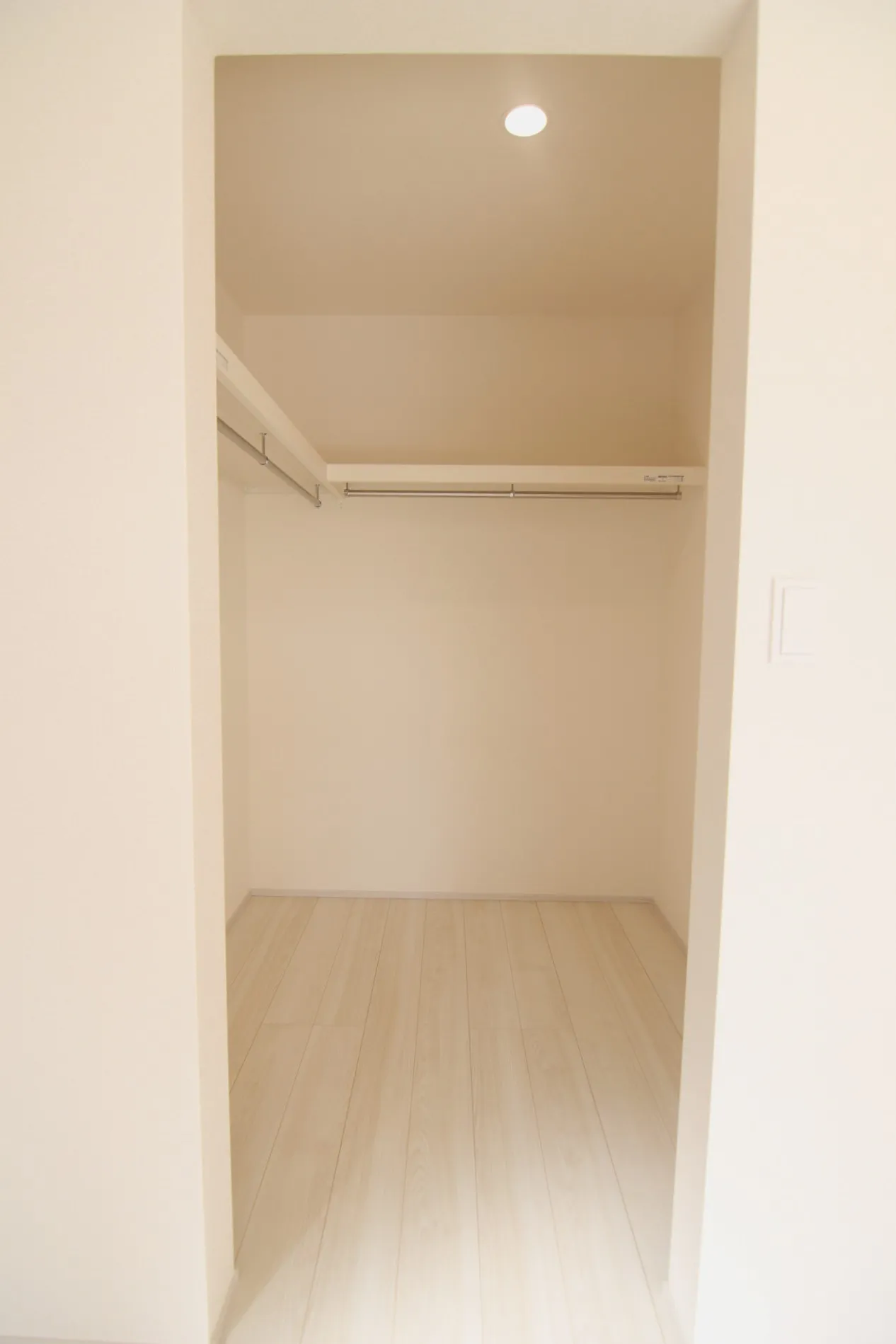 ②、③ウォークインクローゼット