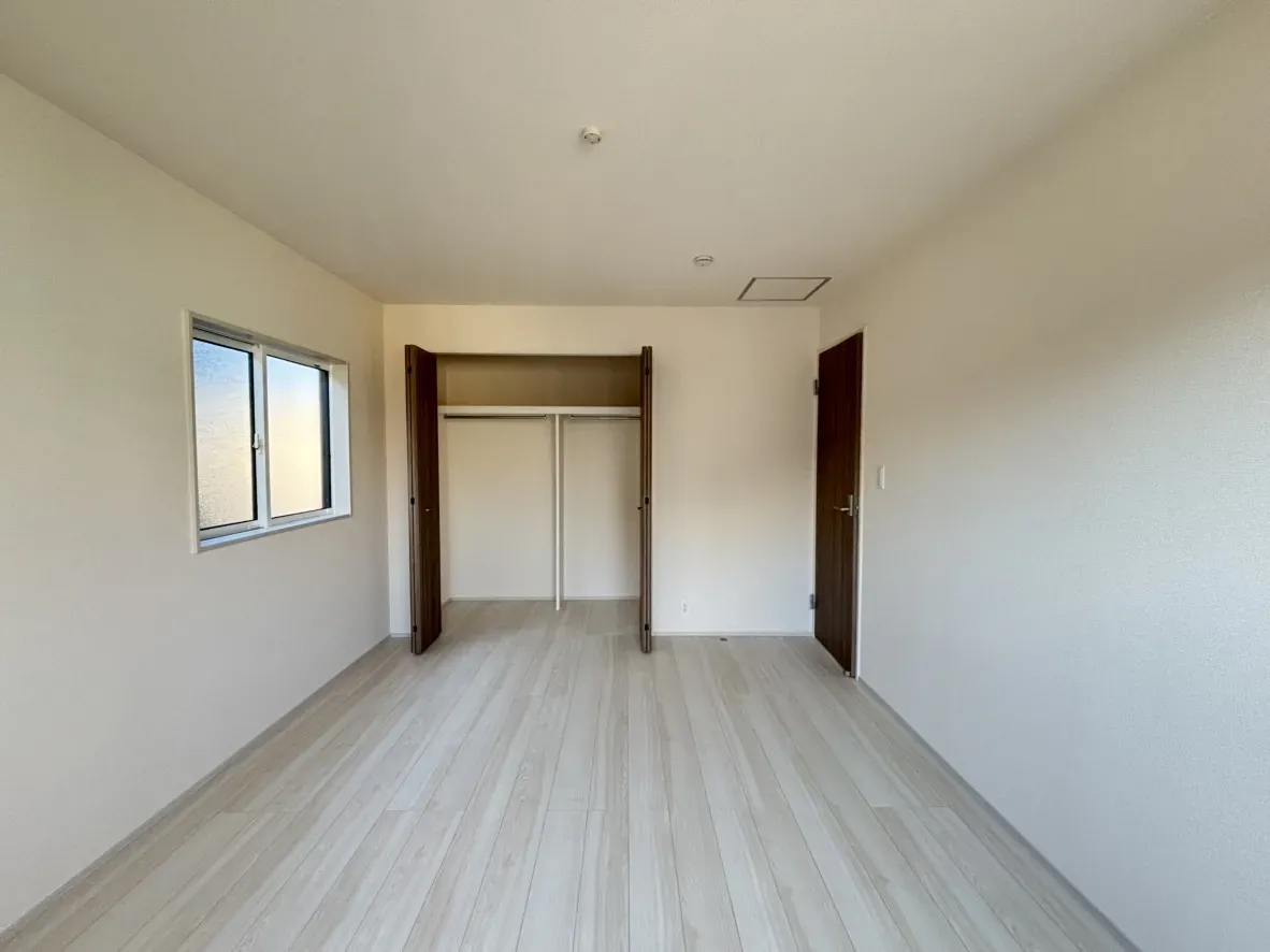 5号棟洋室7.87号棟(2025年12月撮影)