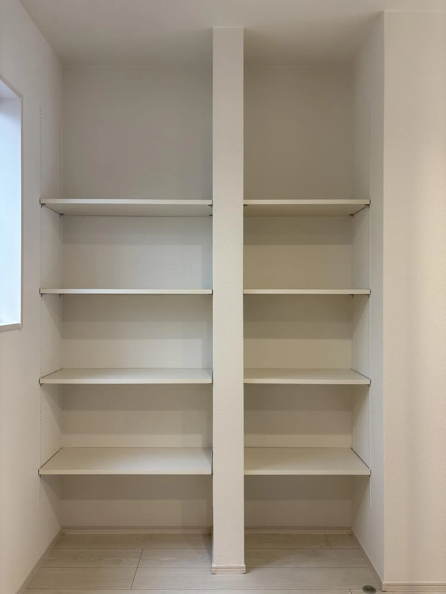 キッチン横収納(2号棟)