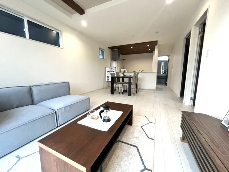 ☆2号棟　リビング(モデル家具)☆