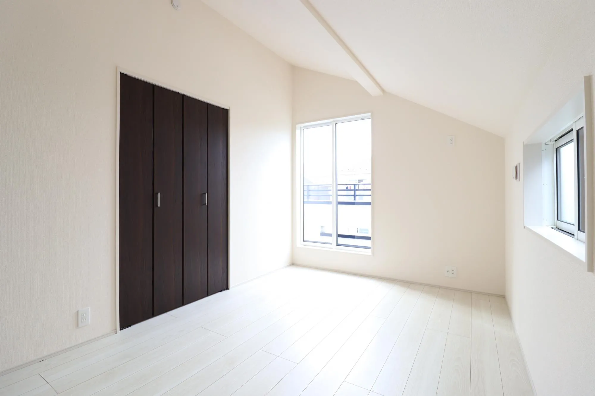 【2号棟】6.6帖主寝室