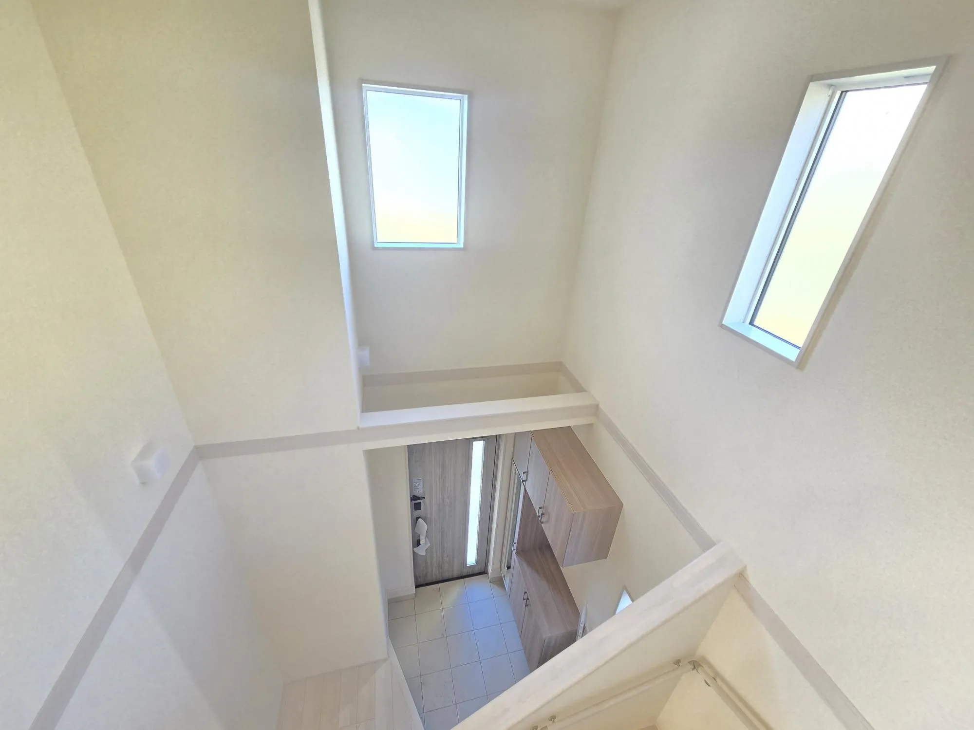 1号棟　玄関吹抜　R7.11.22