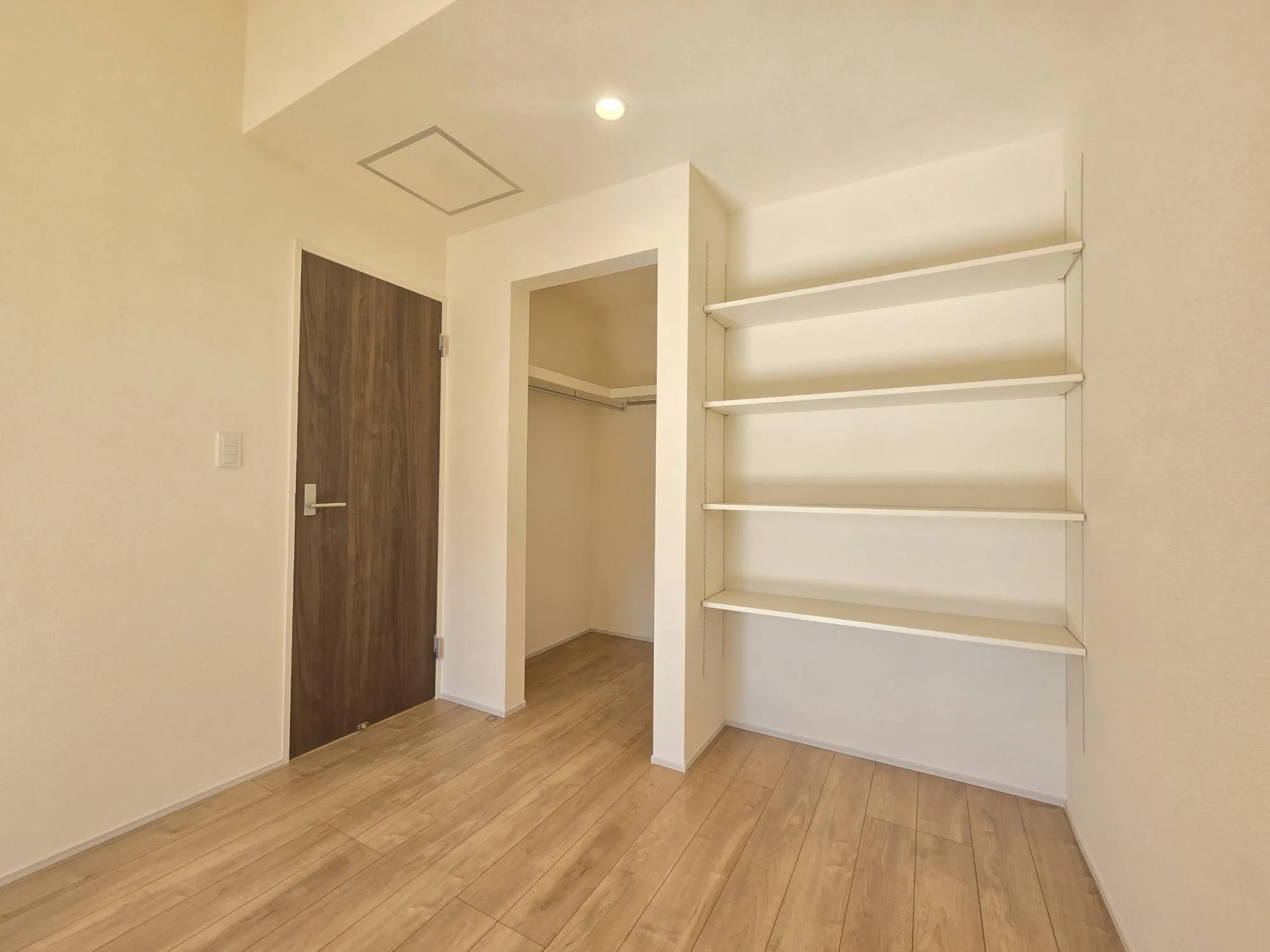 2号棟　洋室　R7.11.22