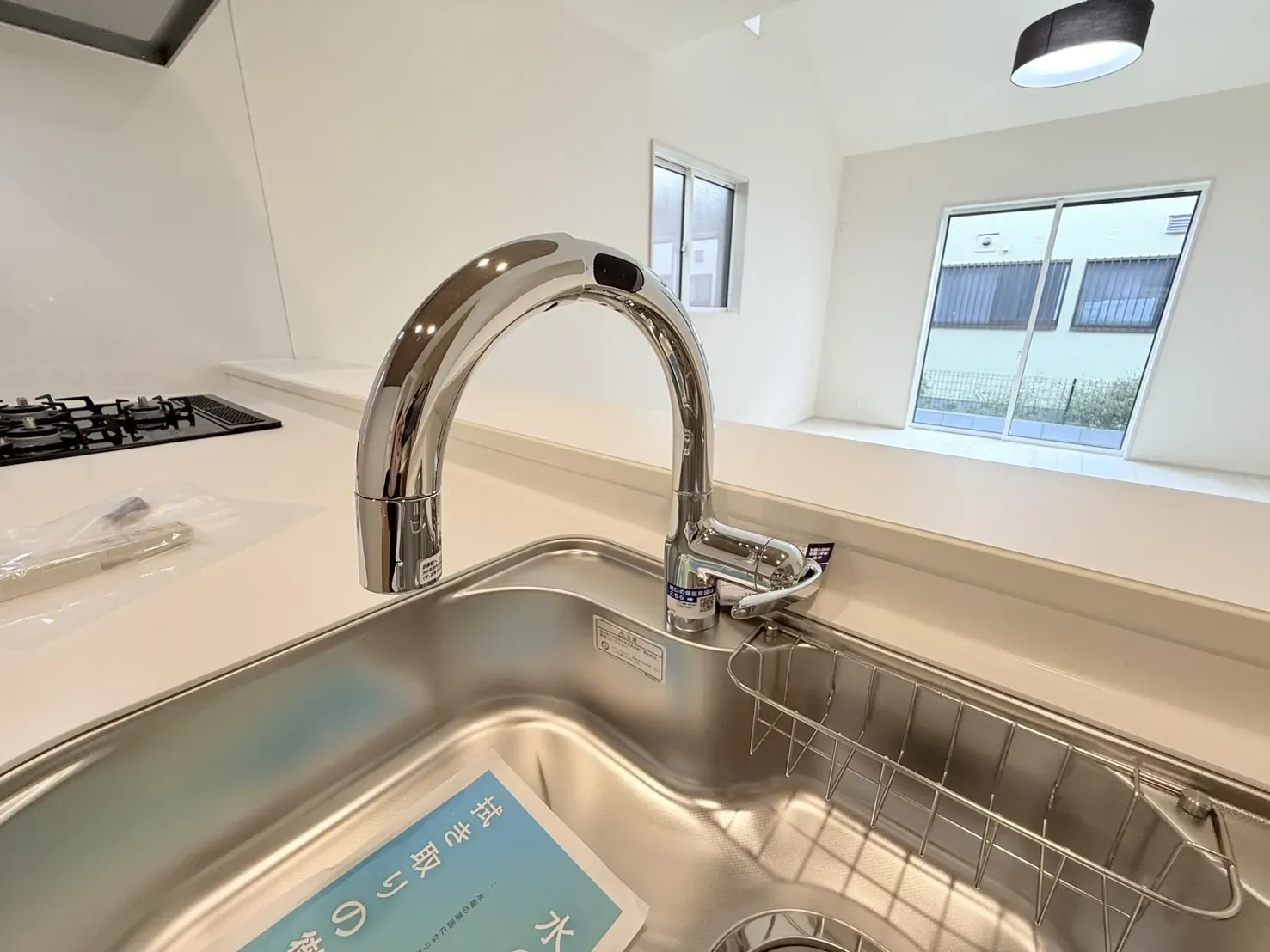 タッチレス水栓