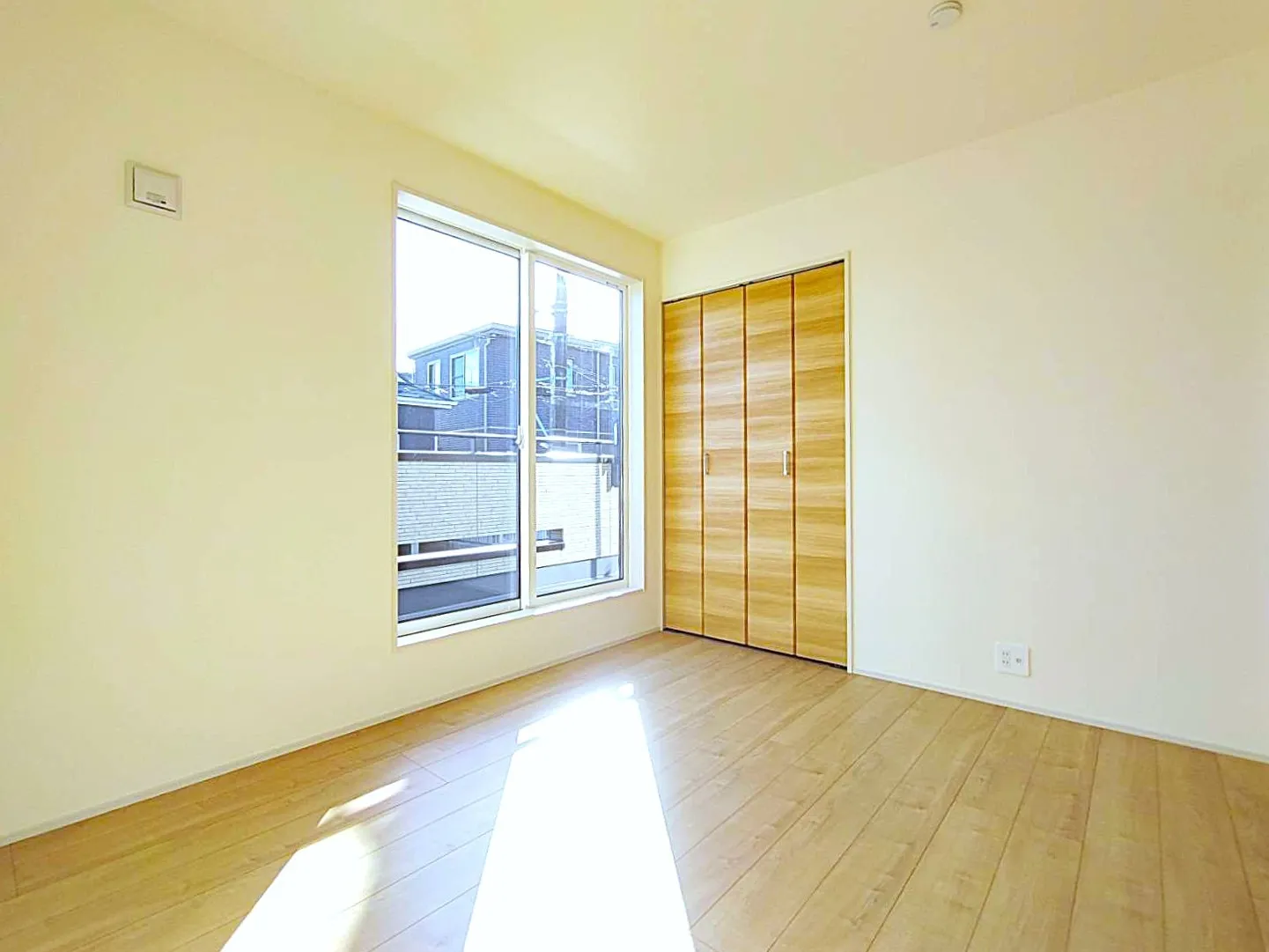 南側洋室5.25帖①