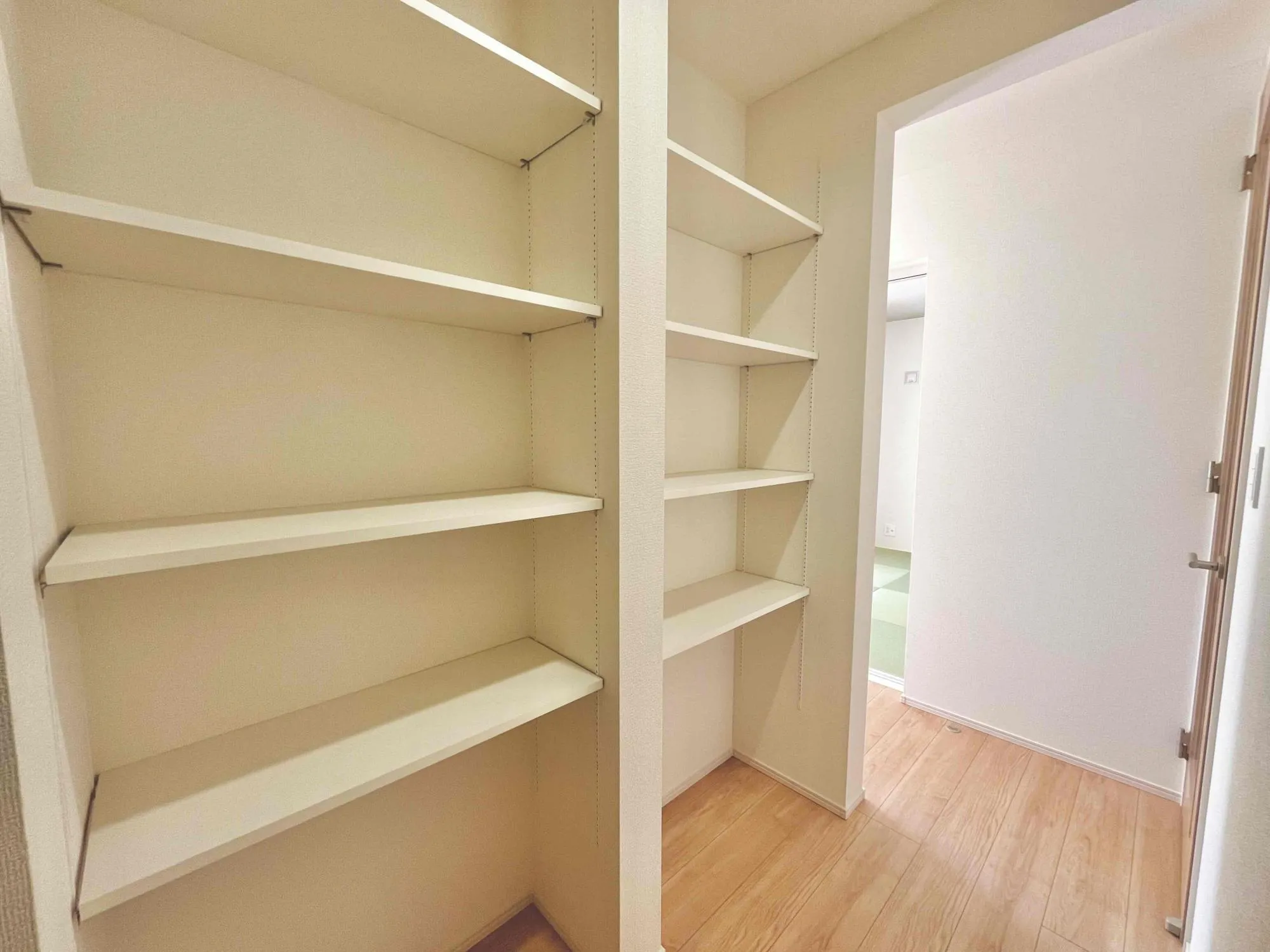 2号棟　パントリー