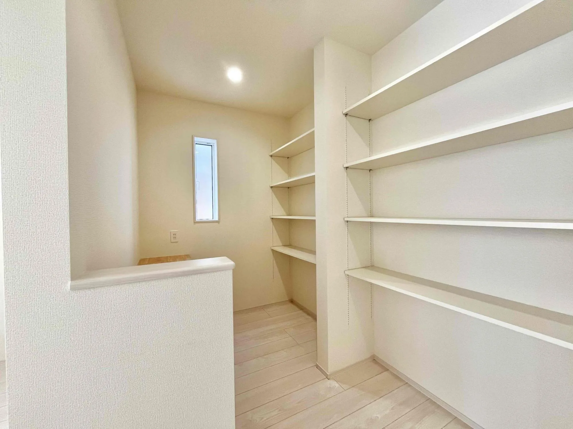 3号棟　パントリー