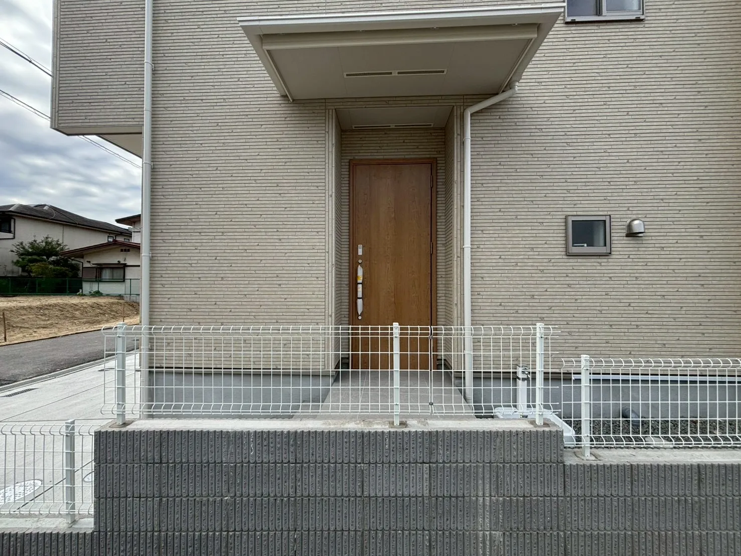 【玄関 | 2号棟】