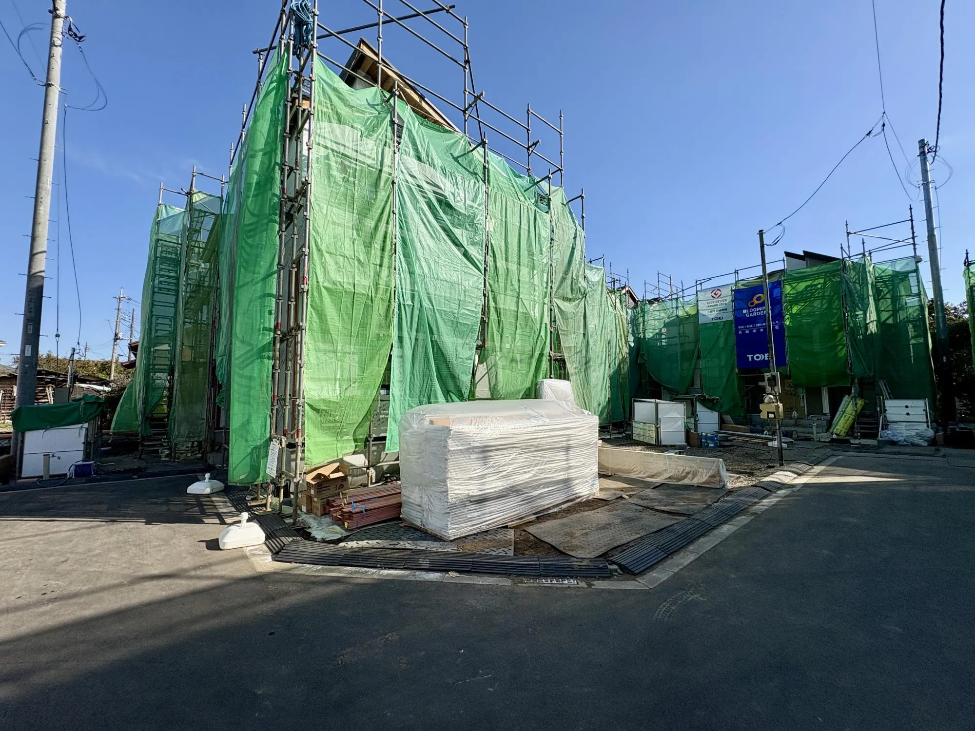 【前面道路含む現地写真】