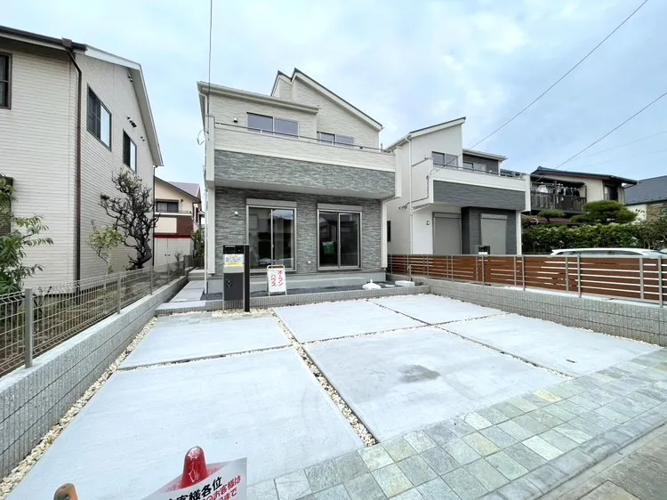 1号棟 外観 ※奥は2号棟・販売済