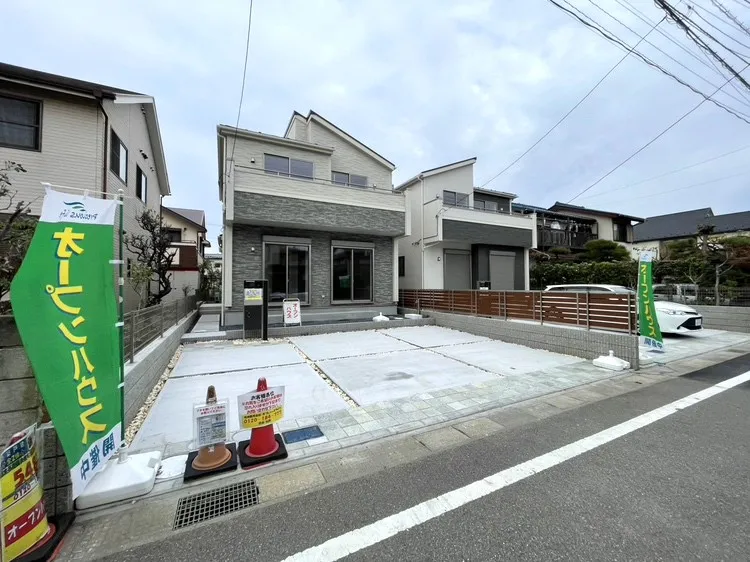 1号棟 外観 ※奥は2号棟・販売済