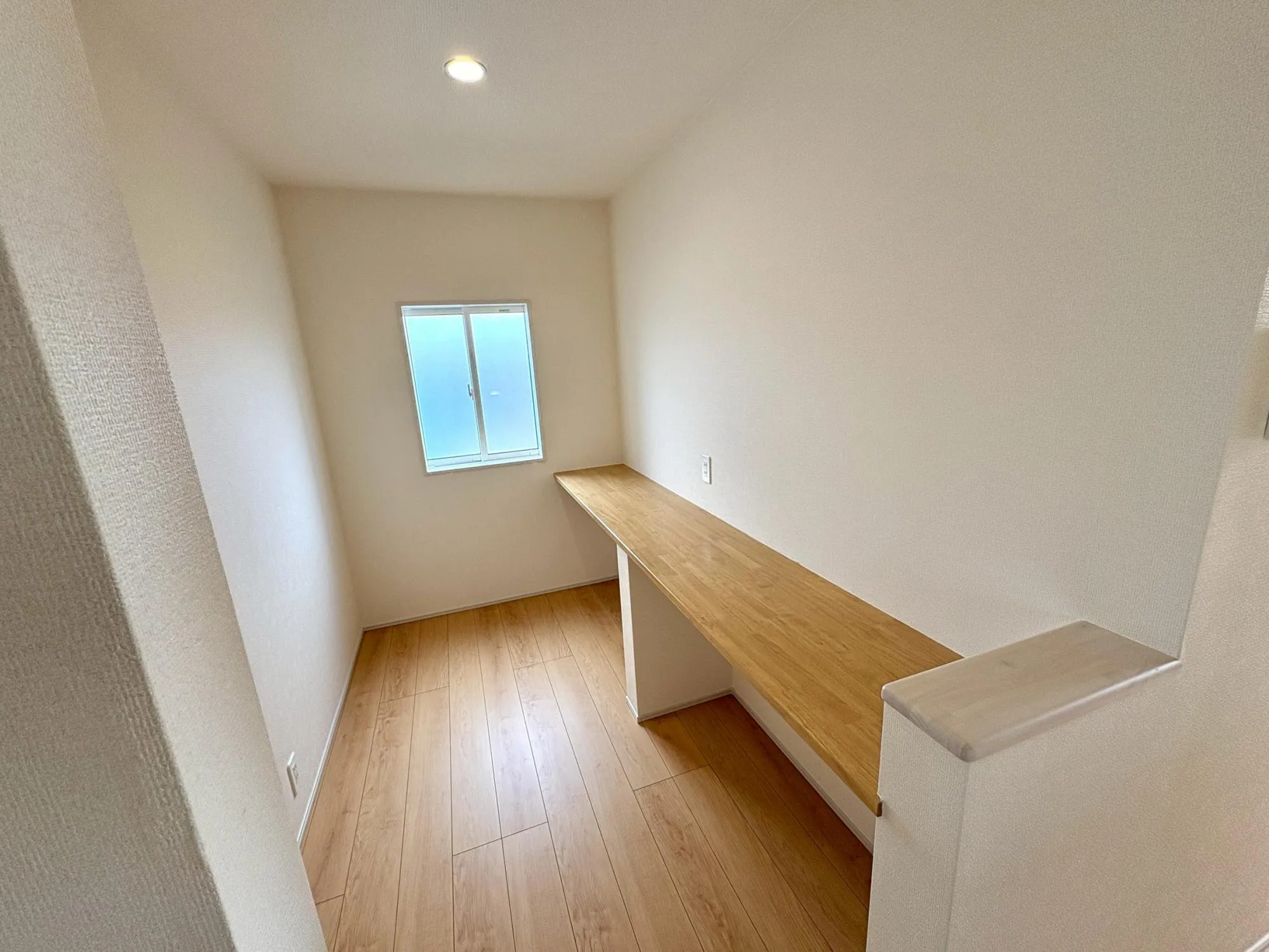 (2号棟)納戸カウンター付