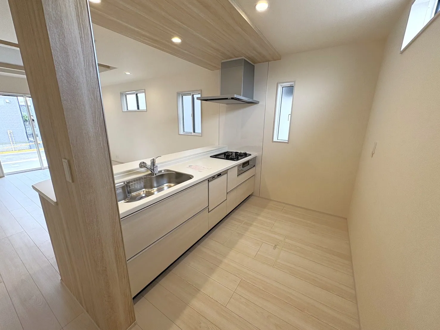 【キッチン】食洗器乾燥機、浄水器蛇口の設備充実の広々としたシステムキッチンです♪