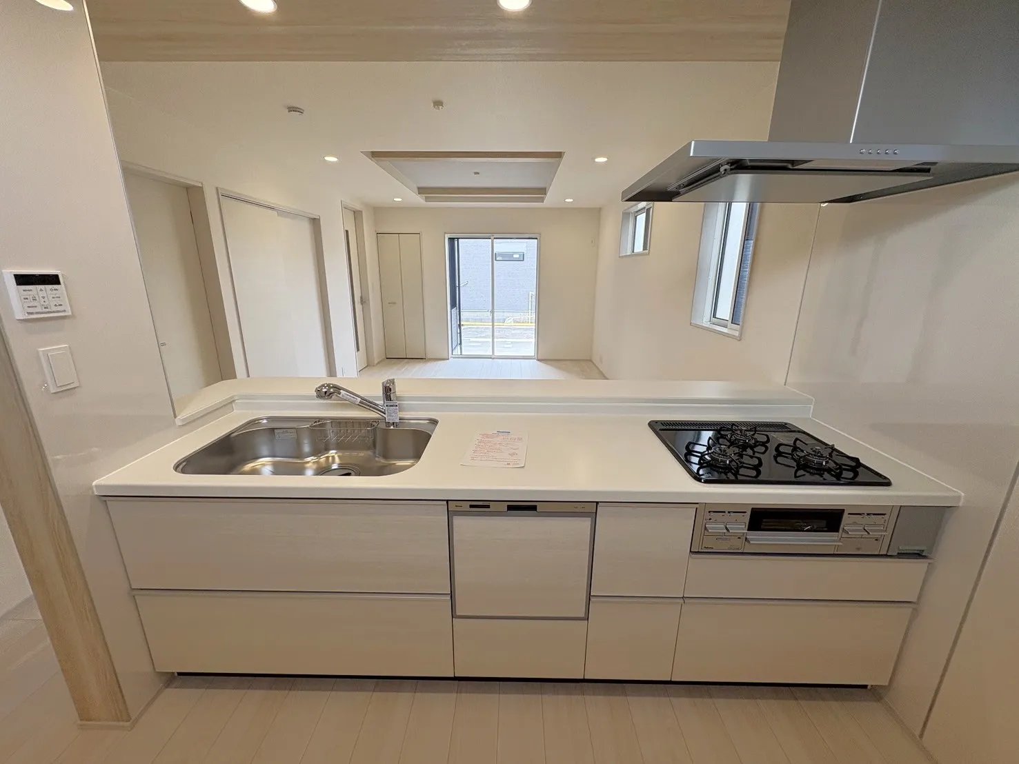 【キッチン】リビング全体が見渡せる対面キッチン♪