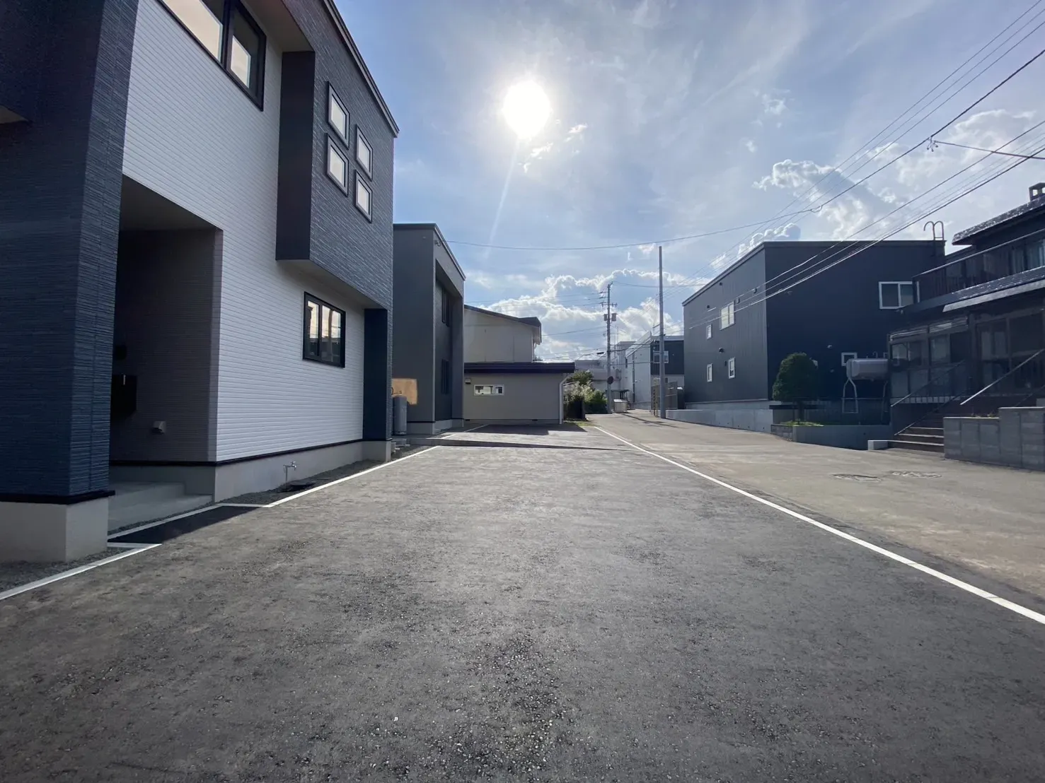 1号棟(左)、2号棟(右)