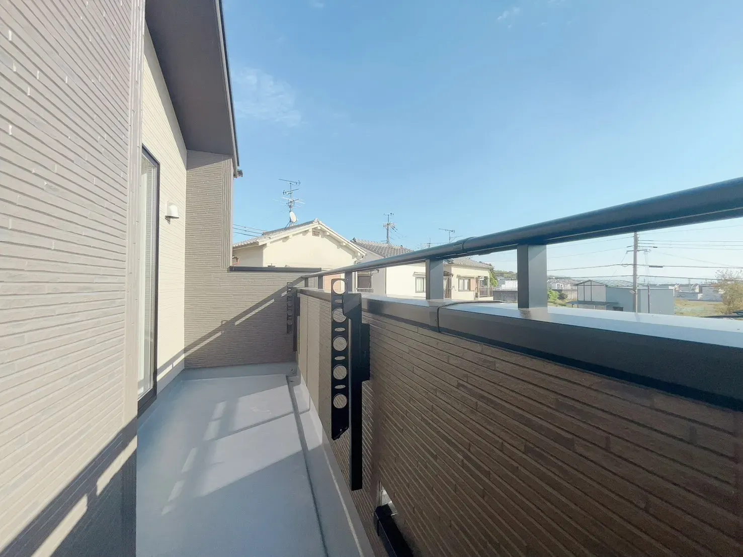 【バルコニー】