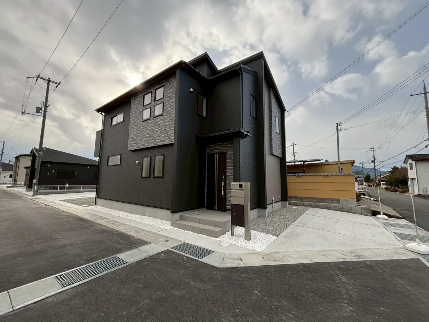 【外観(2階建) | ①号棟】