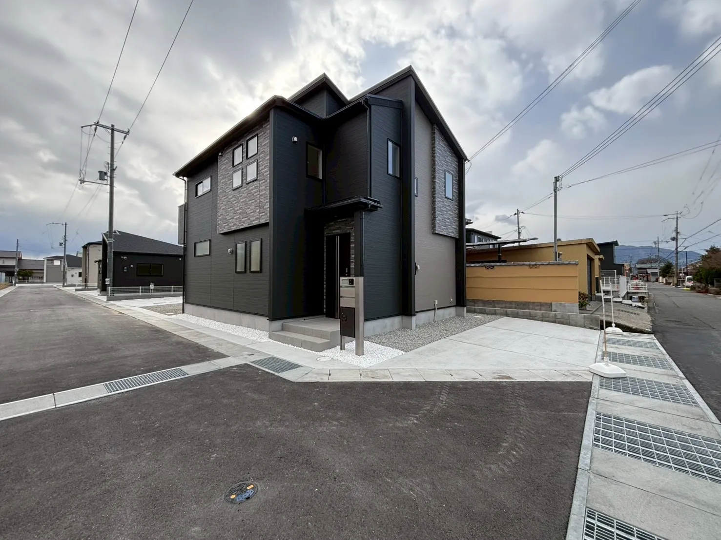 【外観(2階建) | ①号棟】