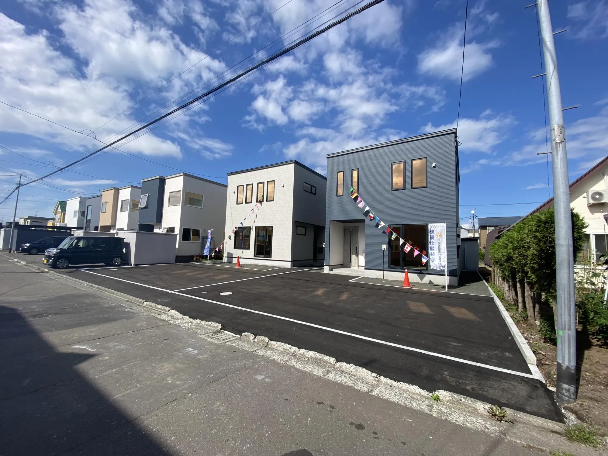 1号棟(左)、2号棟(右)