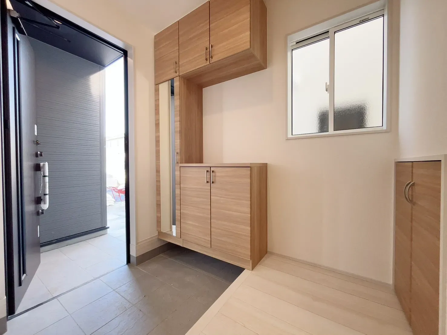 【6号棟:玄関】