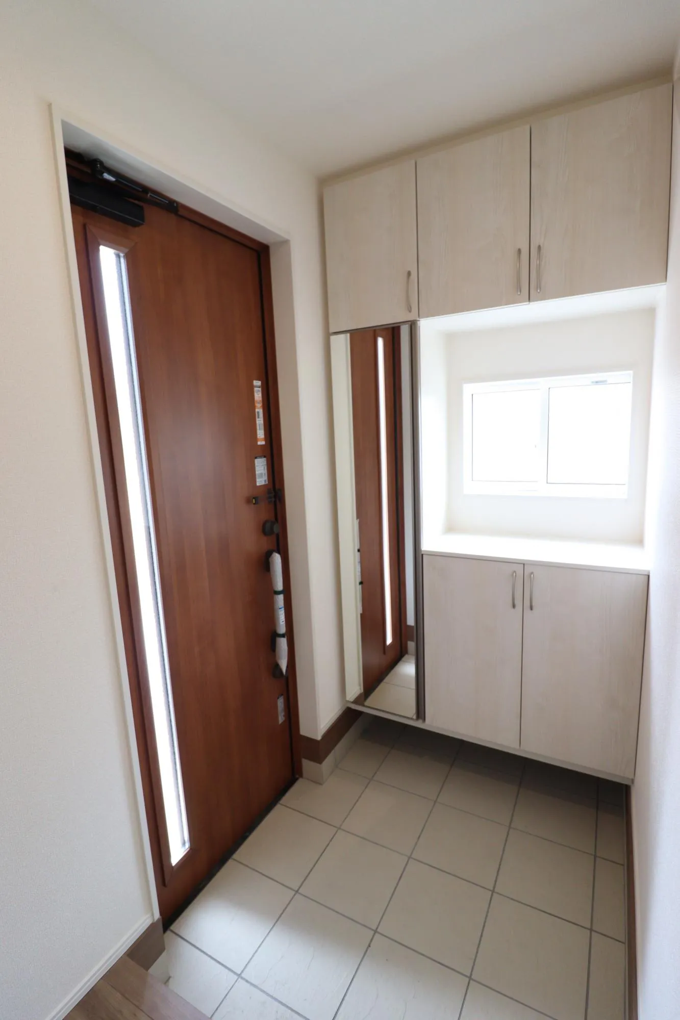 【玄関/2号棟】