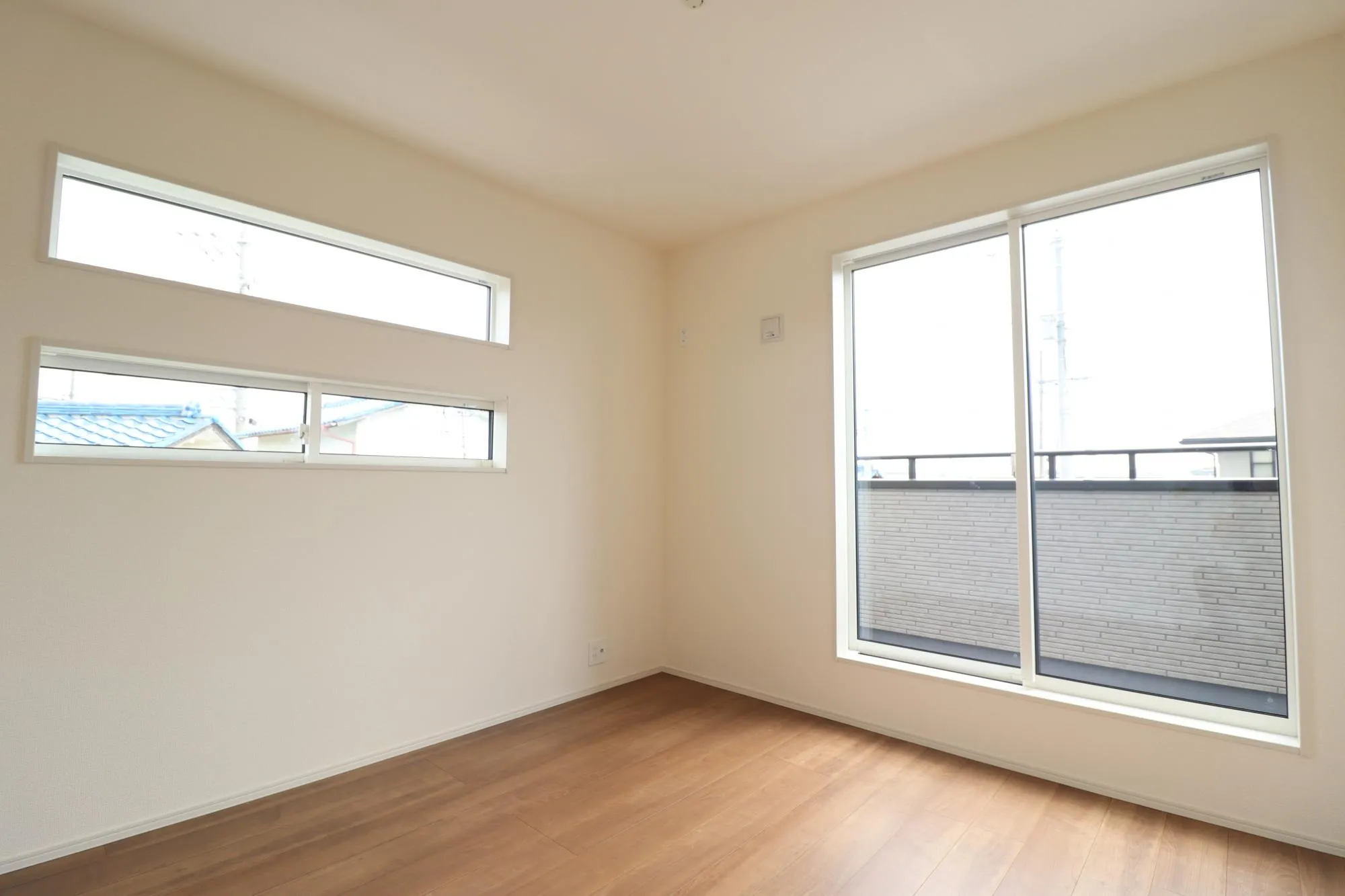 【洋室(5.5帖)/2号棟】