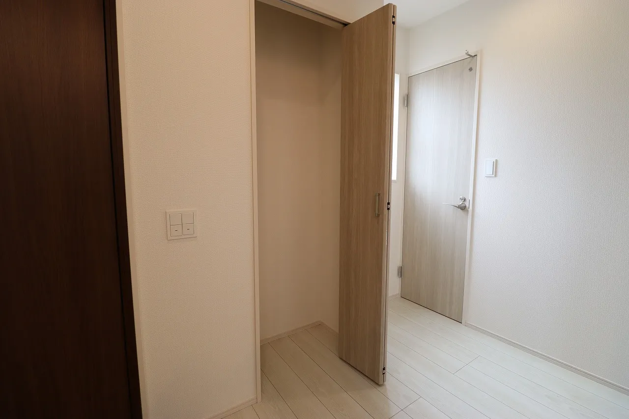 ②号棟　1階廊下収納