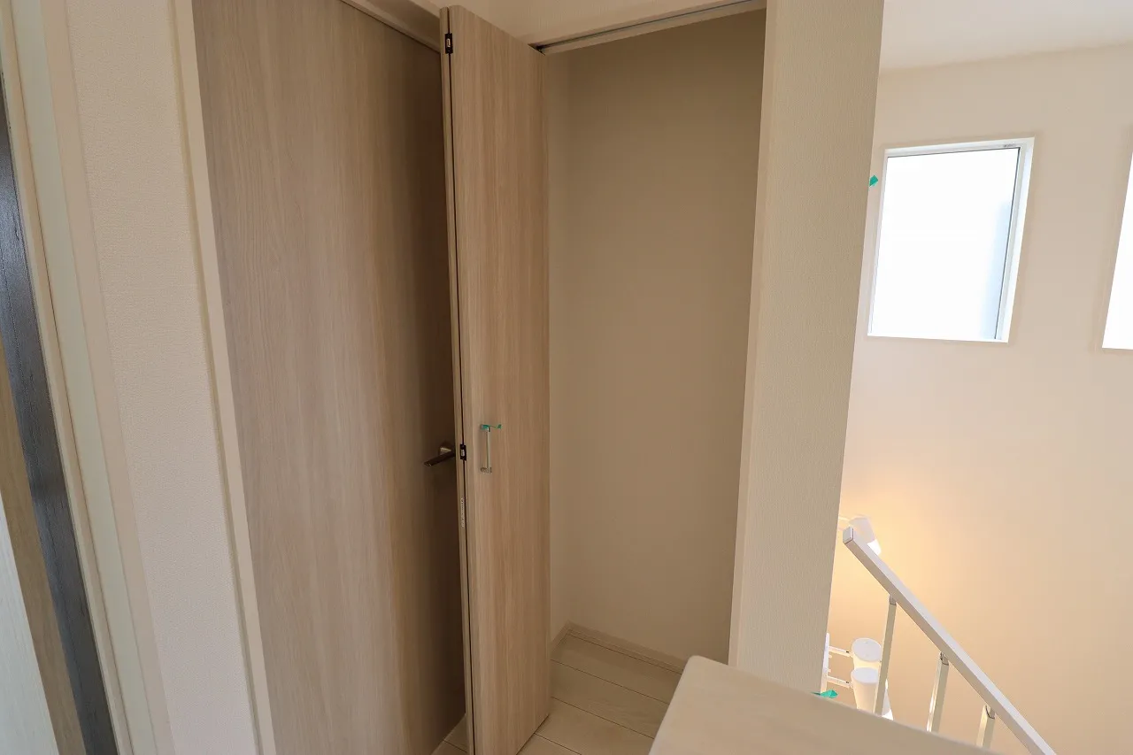 ②号棟　2階収納