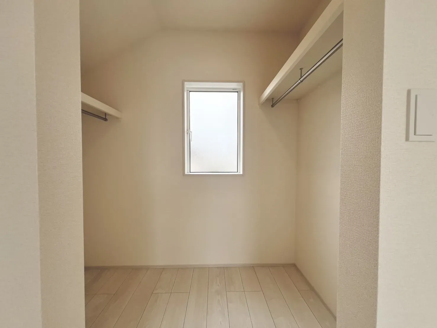 【2号棟】ウォークインクローゼット