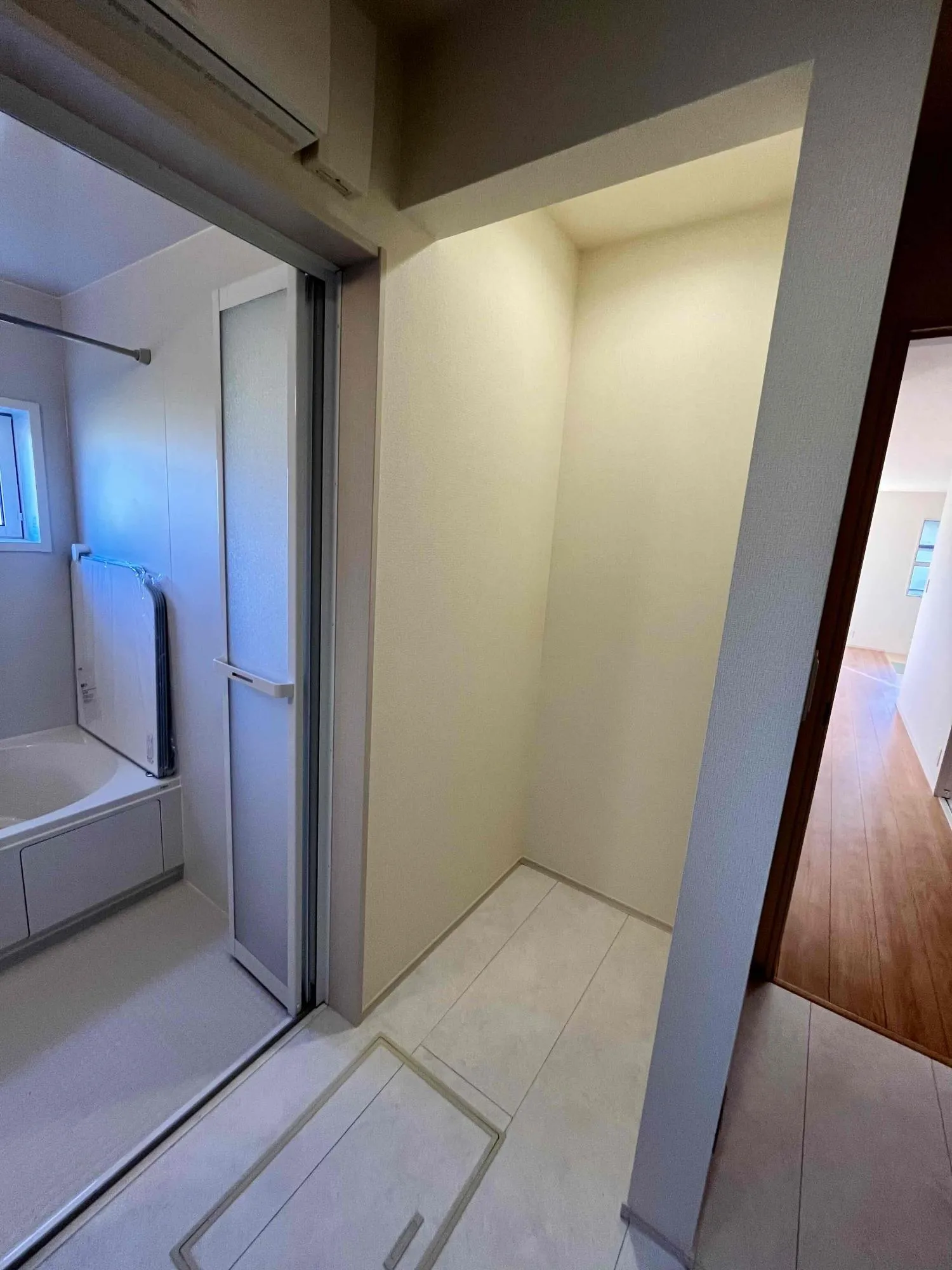 2号棟　洗面所　収納