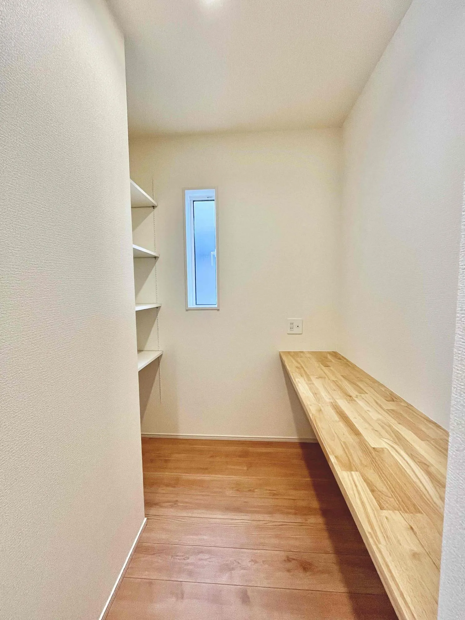 4号棟　パントリー