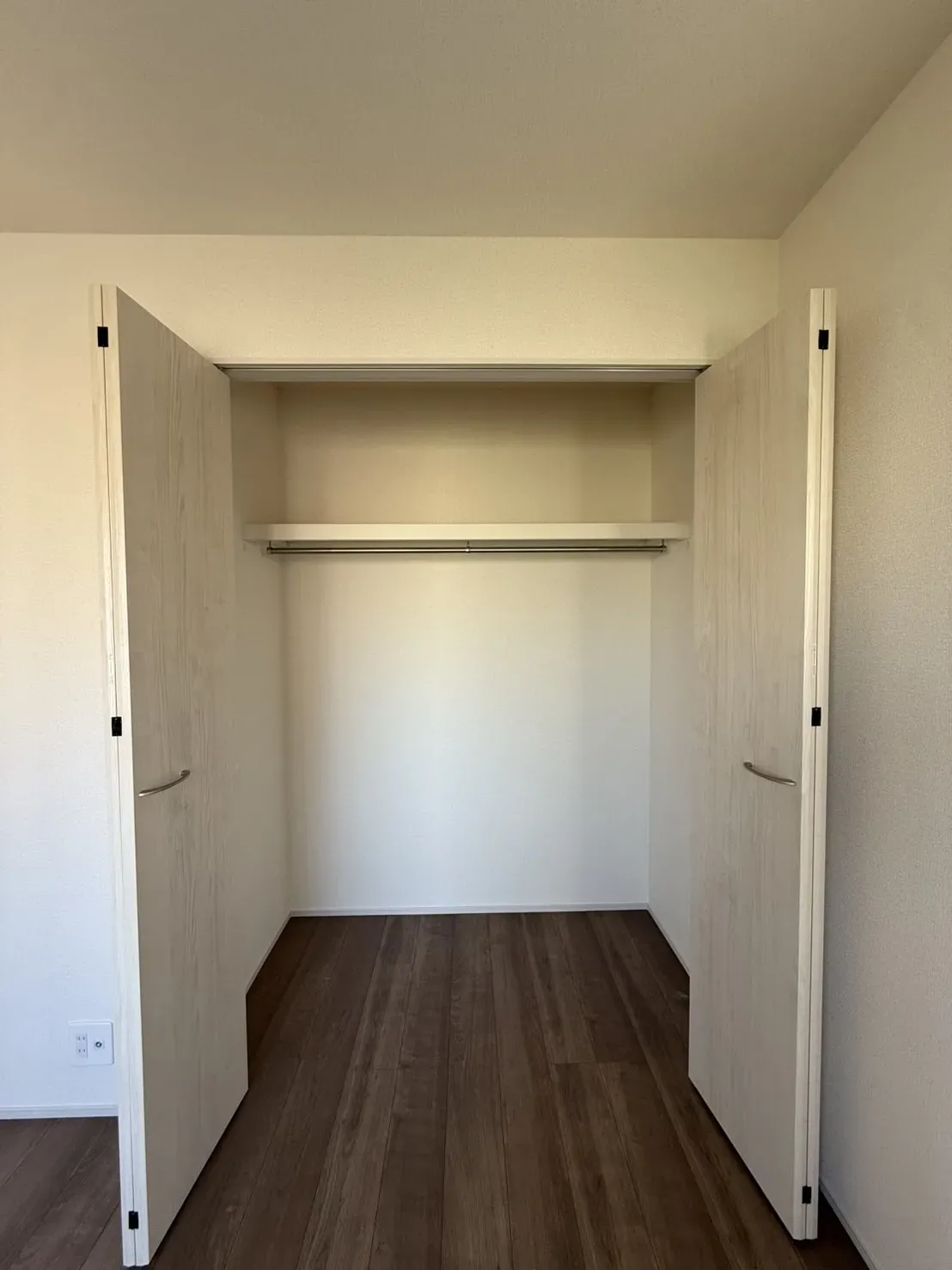 ②2階5.25帖洋室クローゼット