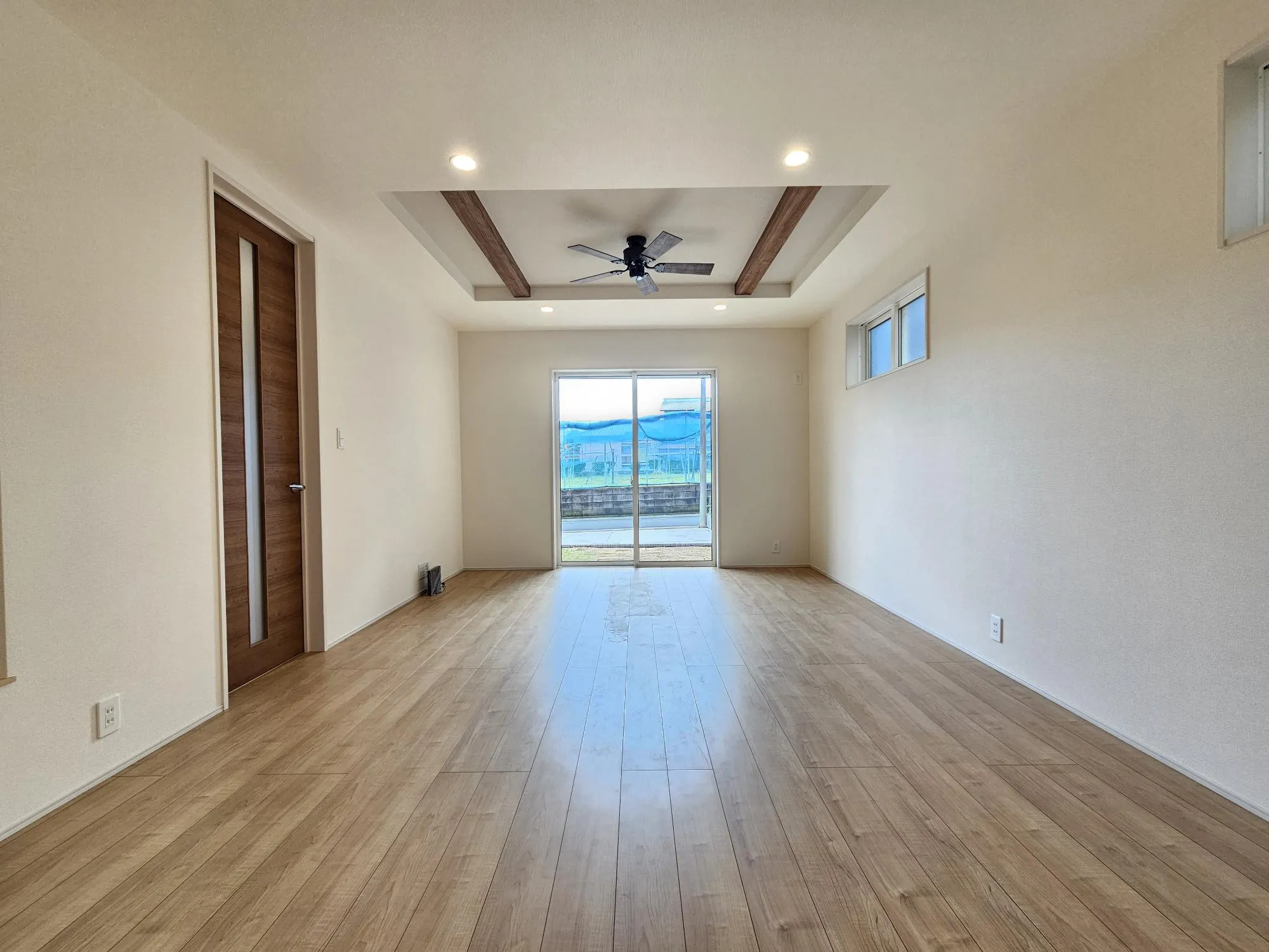 1号棟　LDK(20.12帖)