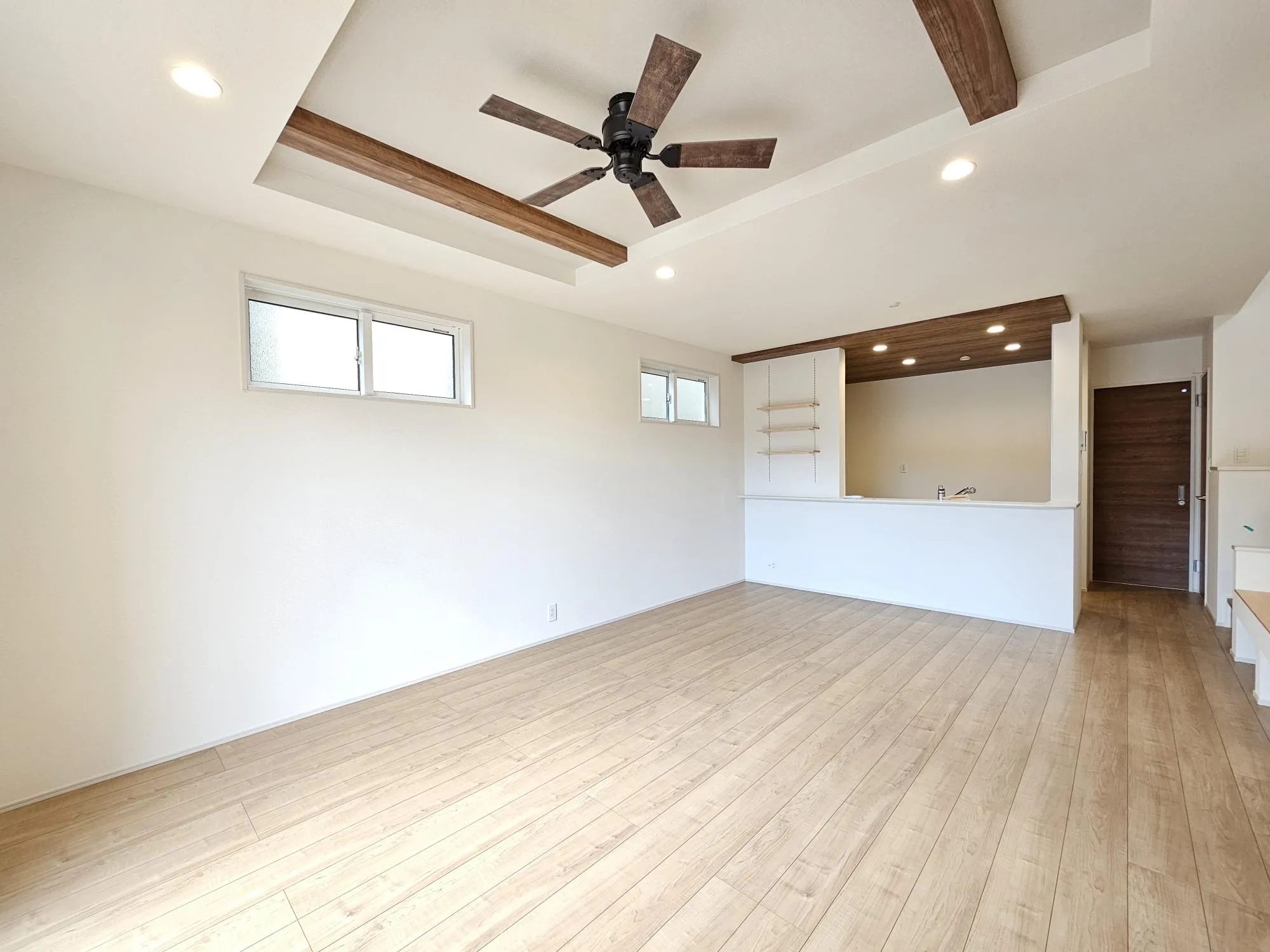 1号棟　LDK(20.12帖)